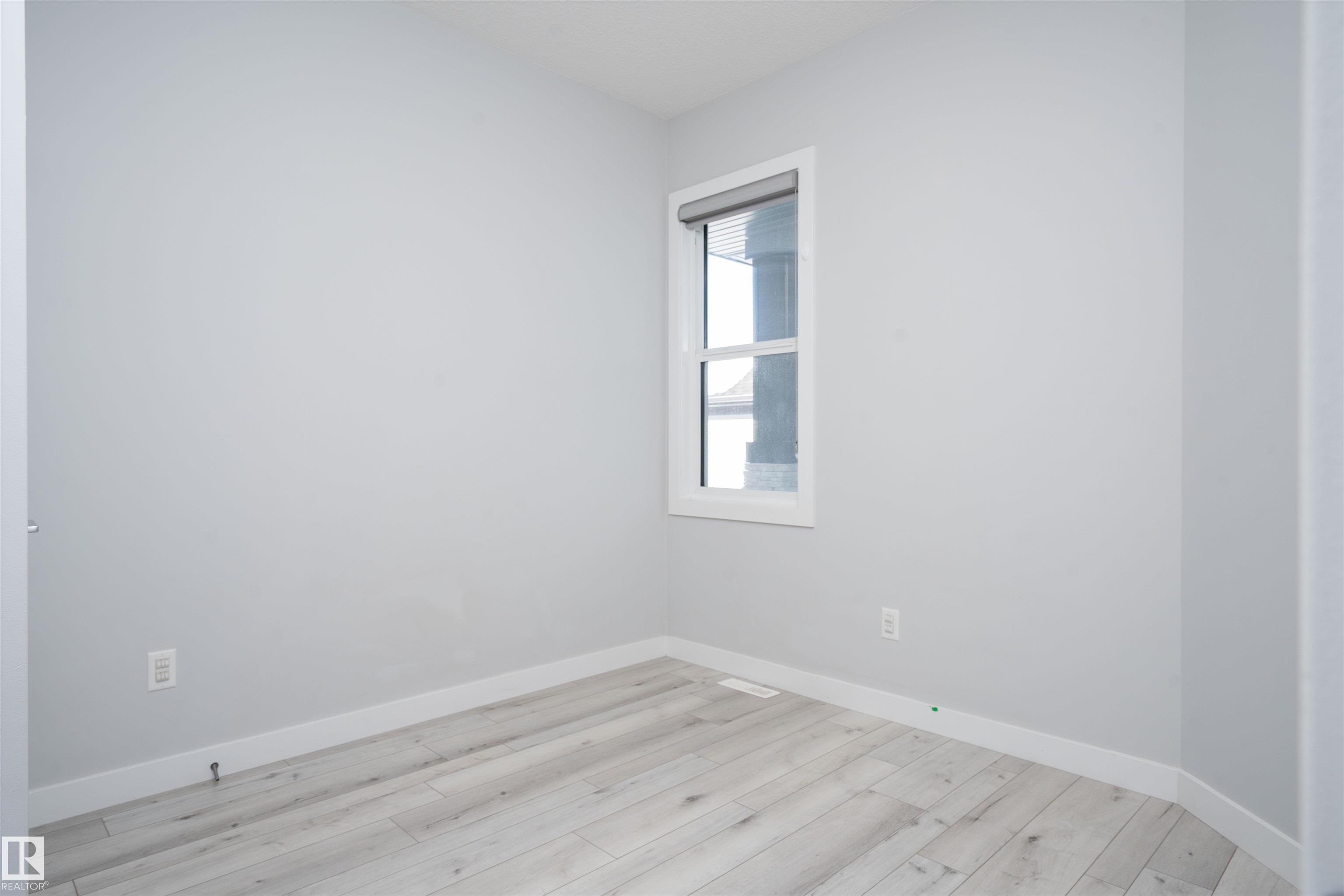 Photo 8 at 2420 15 Avenue NW, Laurel, Edmonton