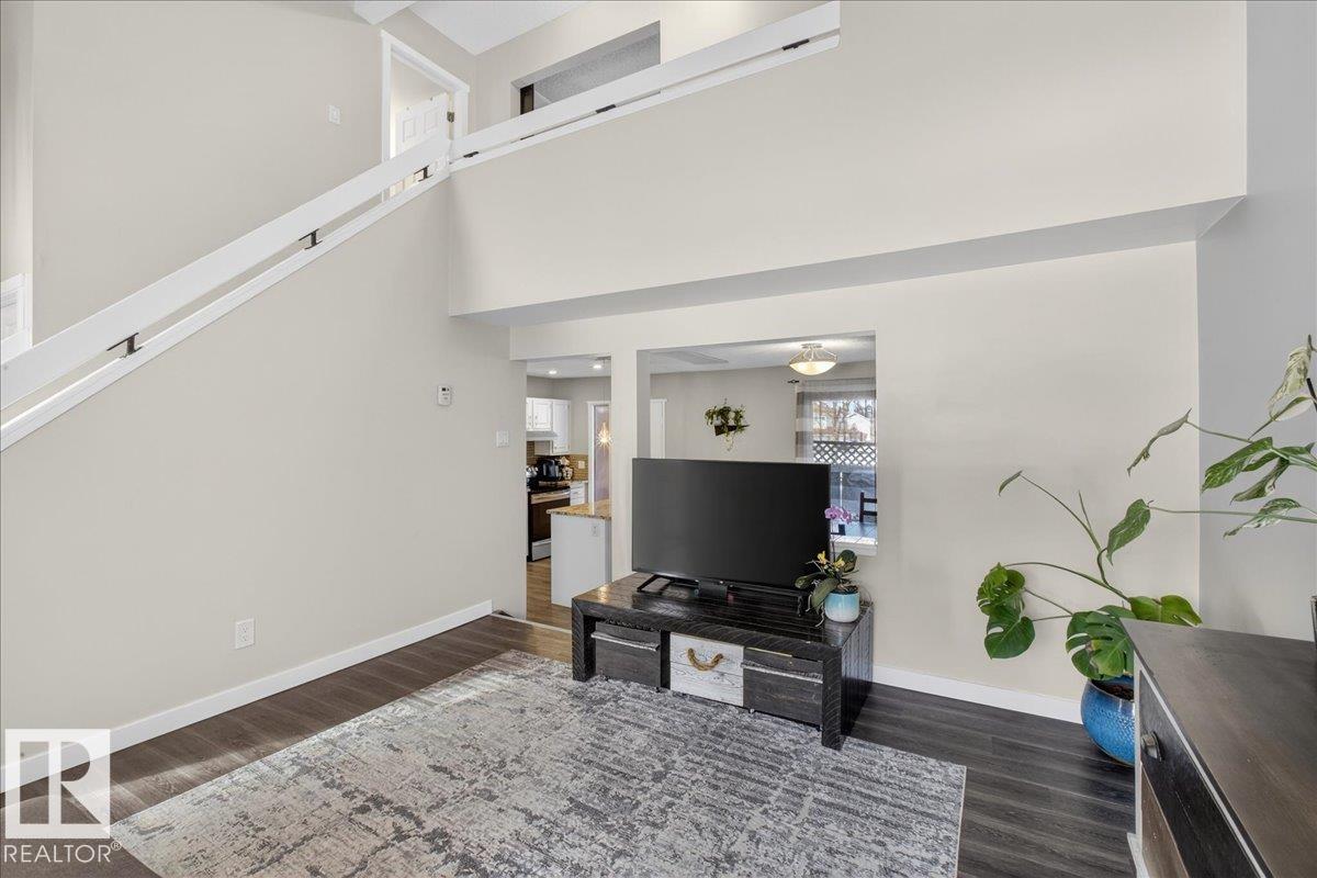 Photo 11 at 635 Millbourne Road E NW, Lee Ridge, Edmonton