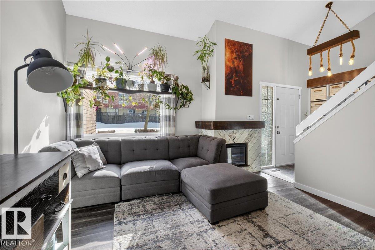 Photo 12 at 635 Millbourne Road E NW, Lee Ridge, Edmonton