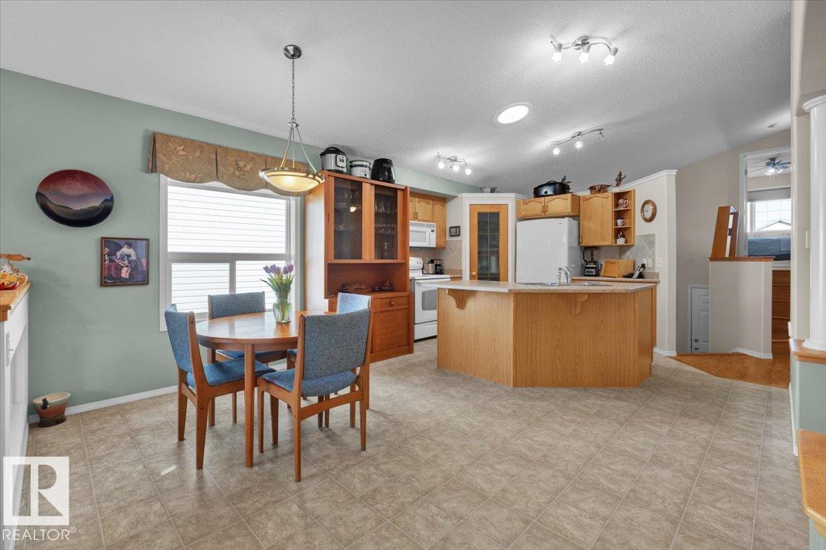 Photo 12 at 2609 Marion Place SW, Macewan, Edmonton