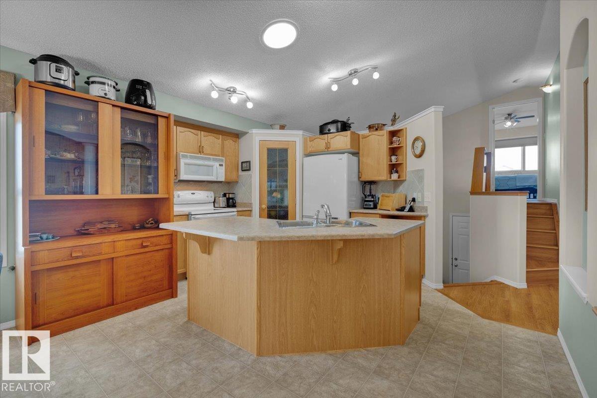 Photo 8 at 2609 Marion Place SW, Macewan, Edmonton