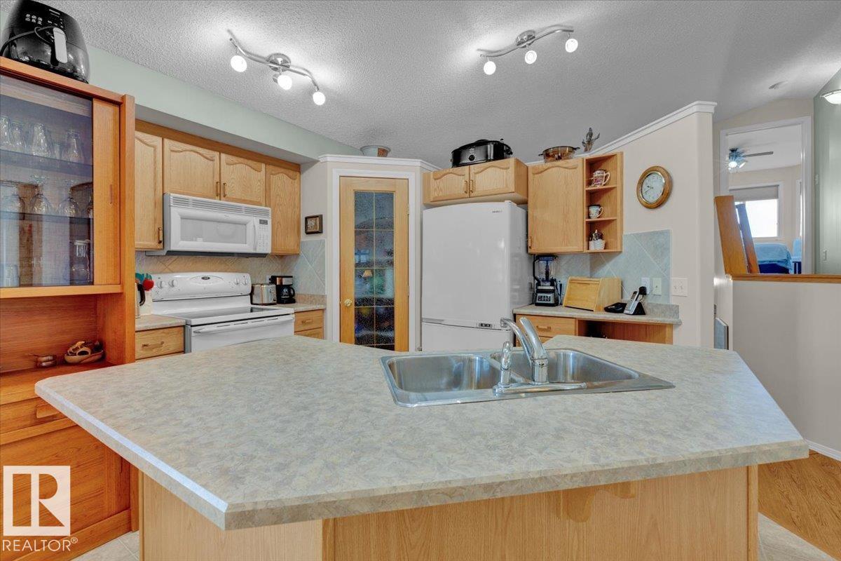 Photo 9 at 2609 Marion Place SW, Macewan, Edmonton