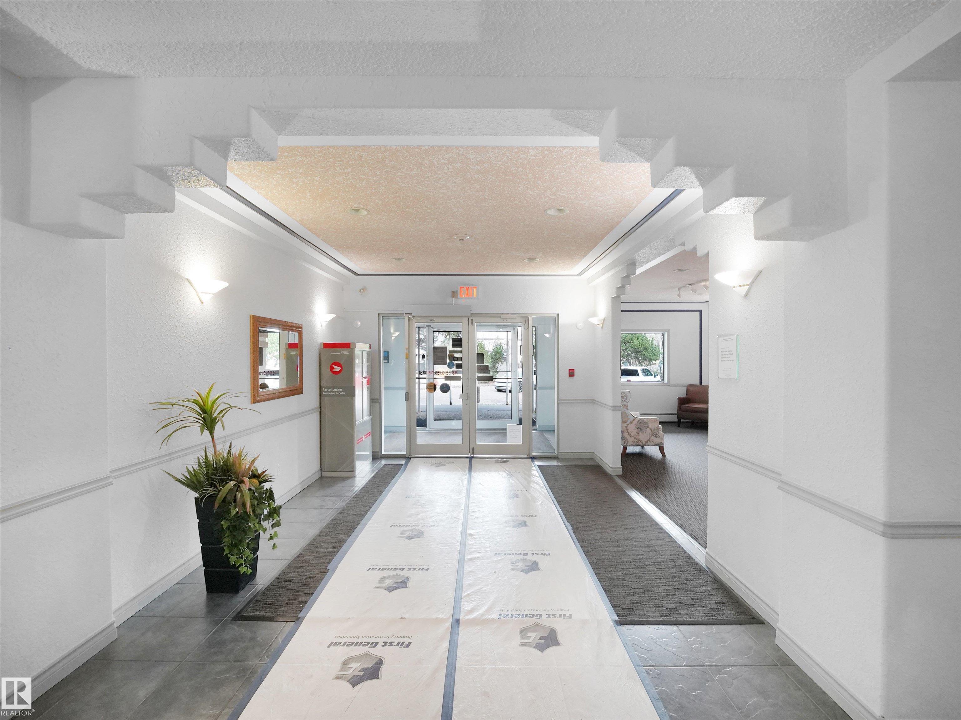 Photo 13 at 102 - 10511 42 Avenue NW, Rideau Park, Edmonton