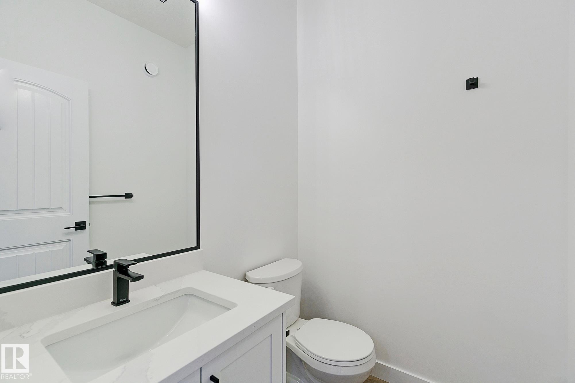 Photo 8 at 9825 107a Avenue, Champagne, Morinville