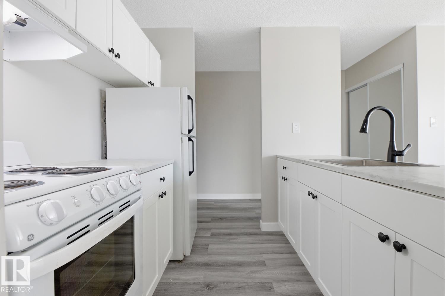 Photo 7 at 307 - 10160 116 Street NW, Wîhkwêntôwin, Edmonton