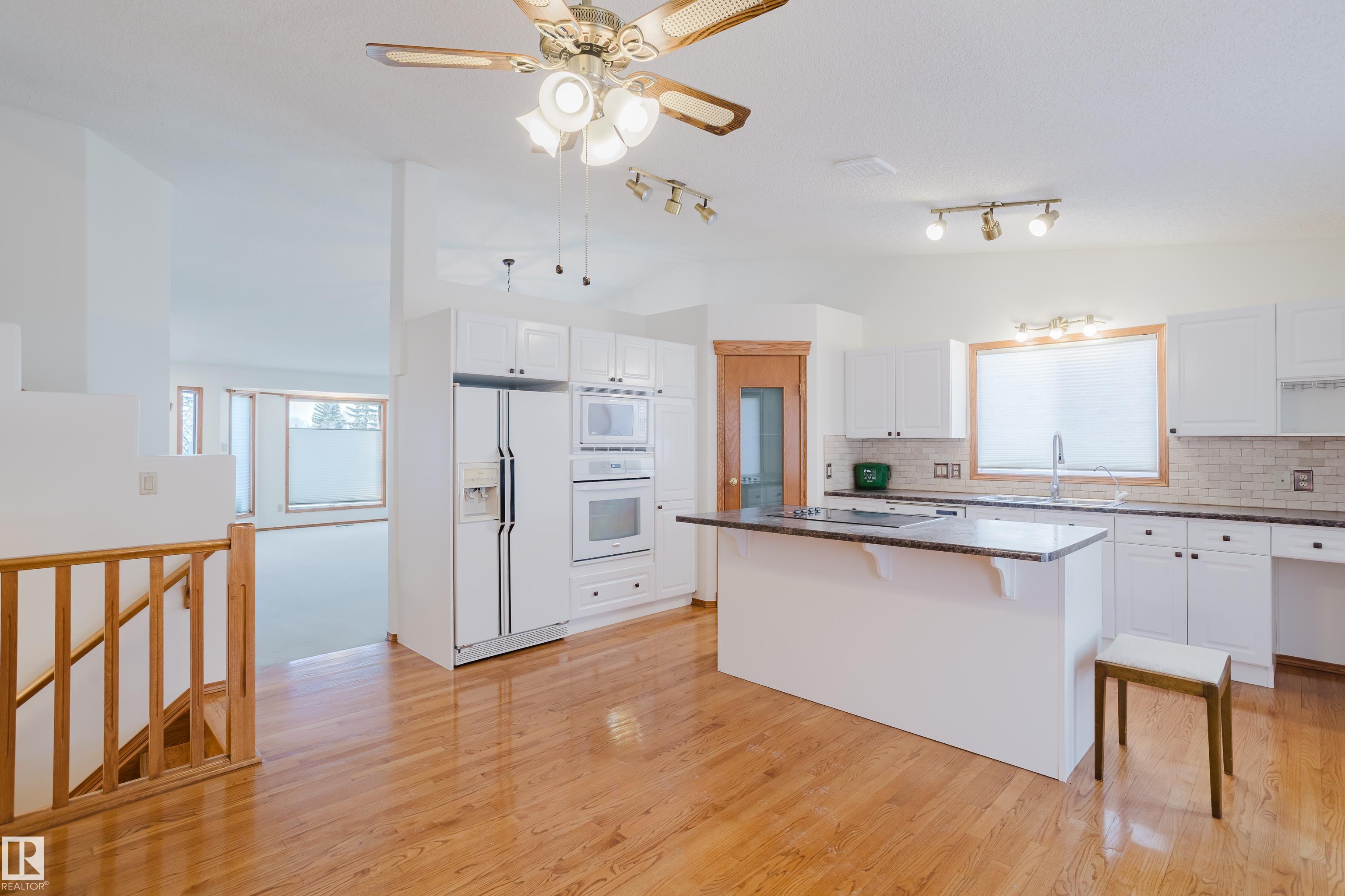 Photo 19 at 535 Pardee Bay NW, Potter Greens, Edmonton