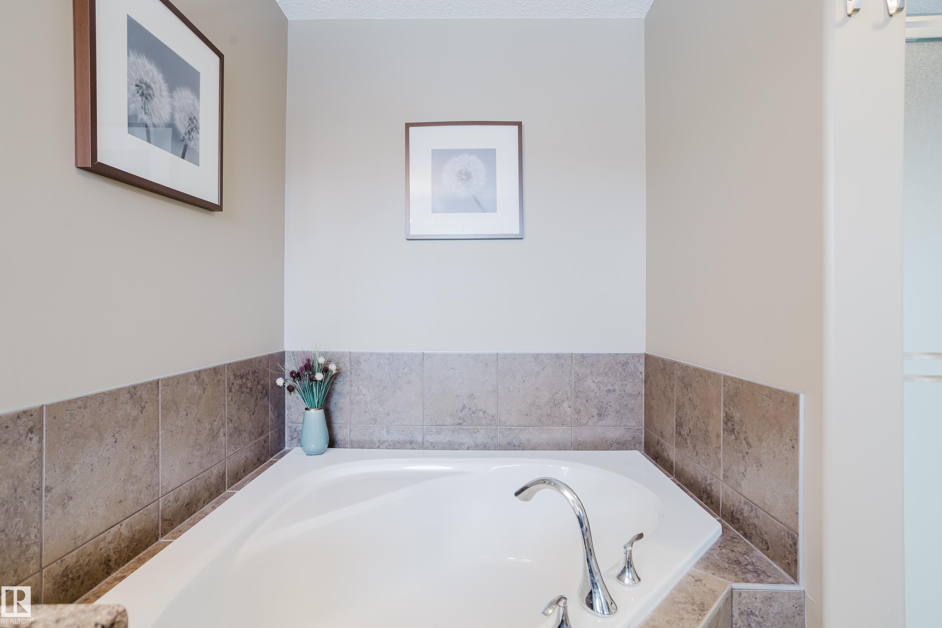 https://zimg.paragon.ice.com/ParagonImages/Property/PM/RAE/225389172/42/0/0/811f2a344ee6b5a4195af276a5cc6e4c/1/61e392e4fd725065d86b764e1e849559/225389172-5d2c5a11-b1dc-4840-a416-a3f56e24f166.JPG