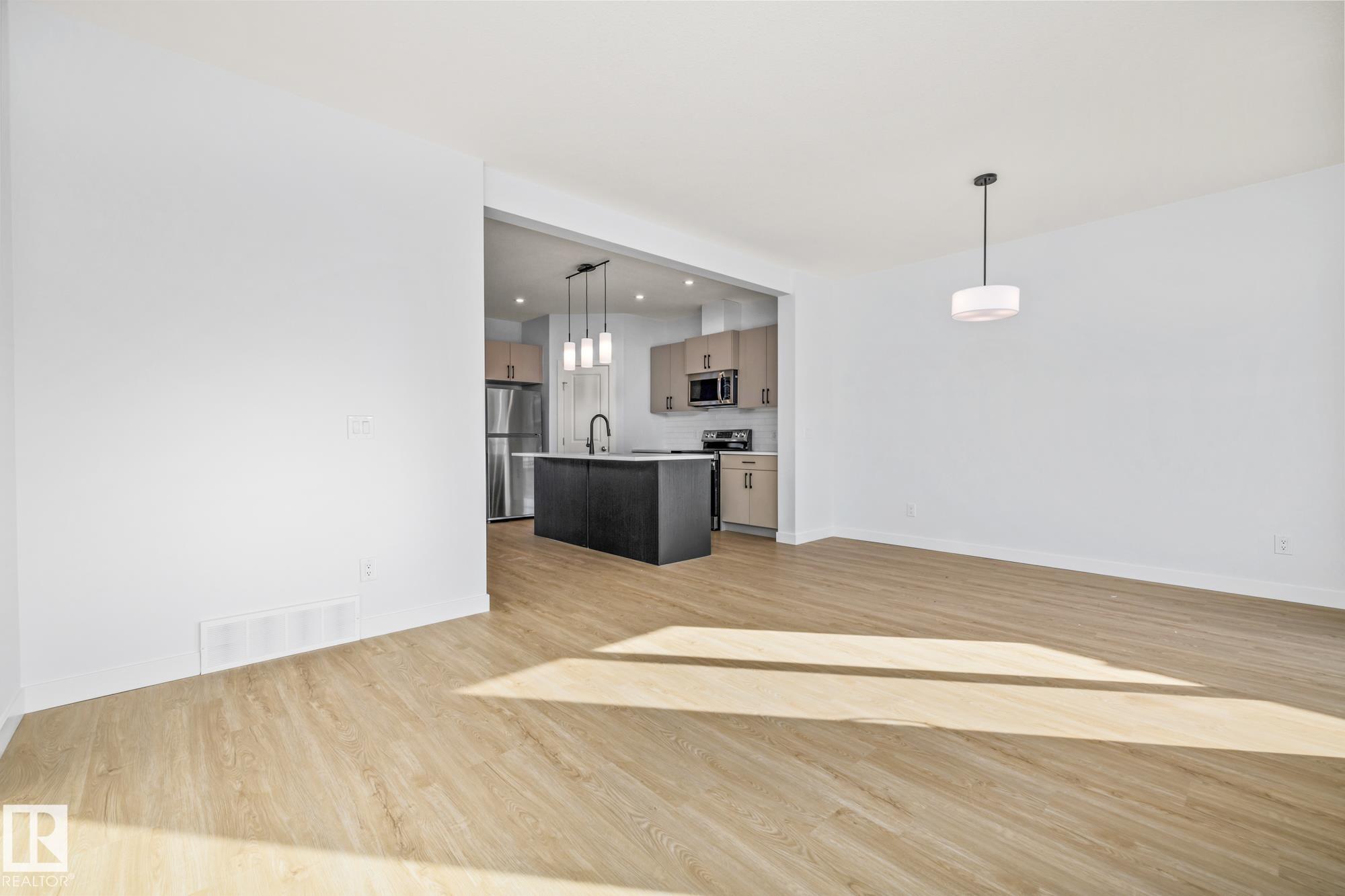 Photo 14 at 110 Honeysuckle green, Woodbend, Leduc