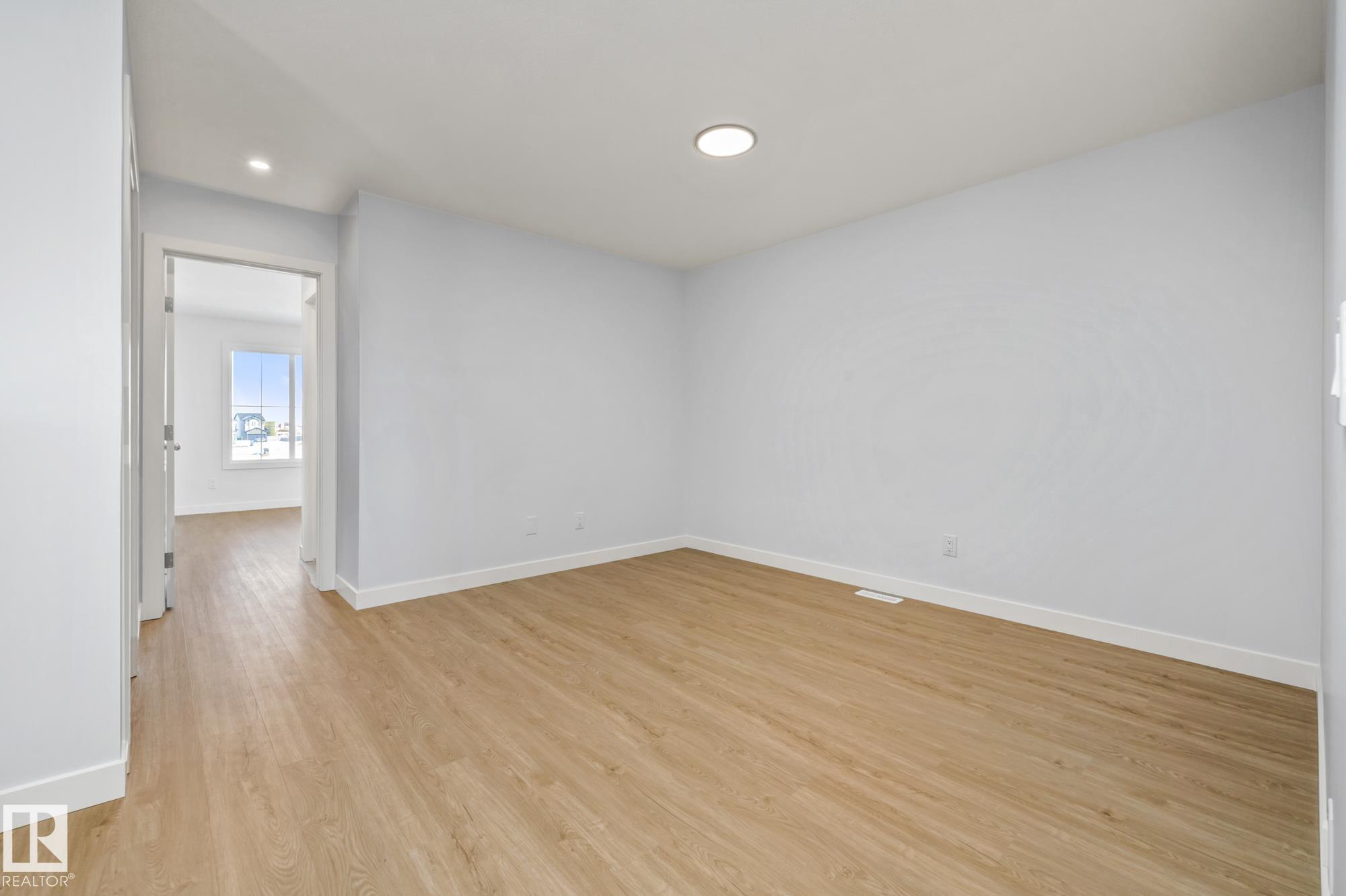 Photo 22 at 110 Honeysuckle green, Woodbend, Leduc