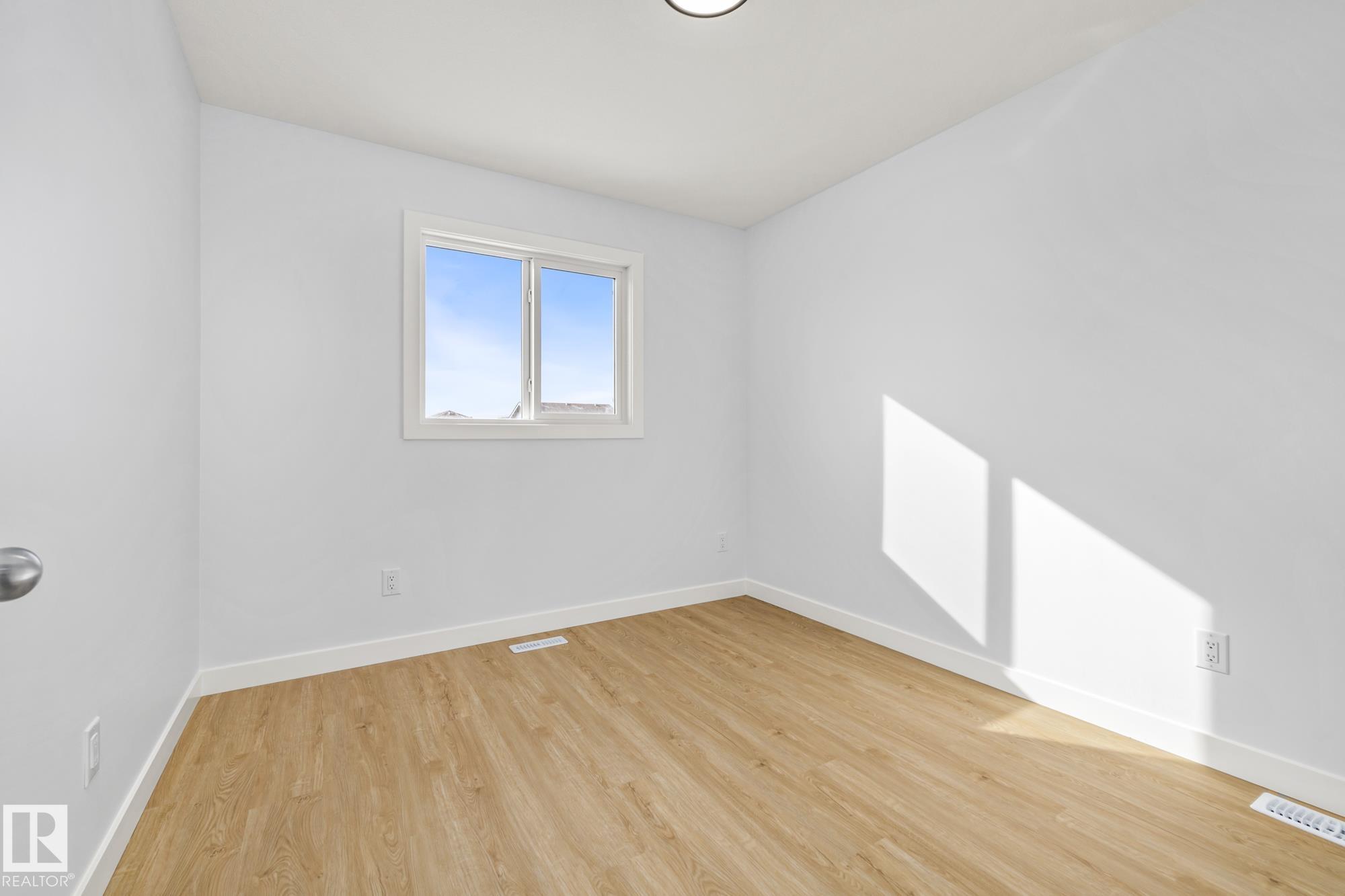 Photo 28 at 110 Honeysuckle green, Woodbend, Leduc