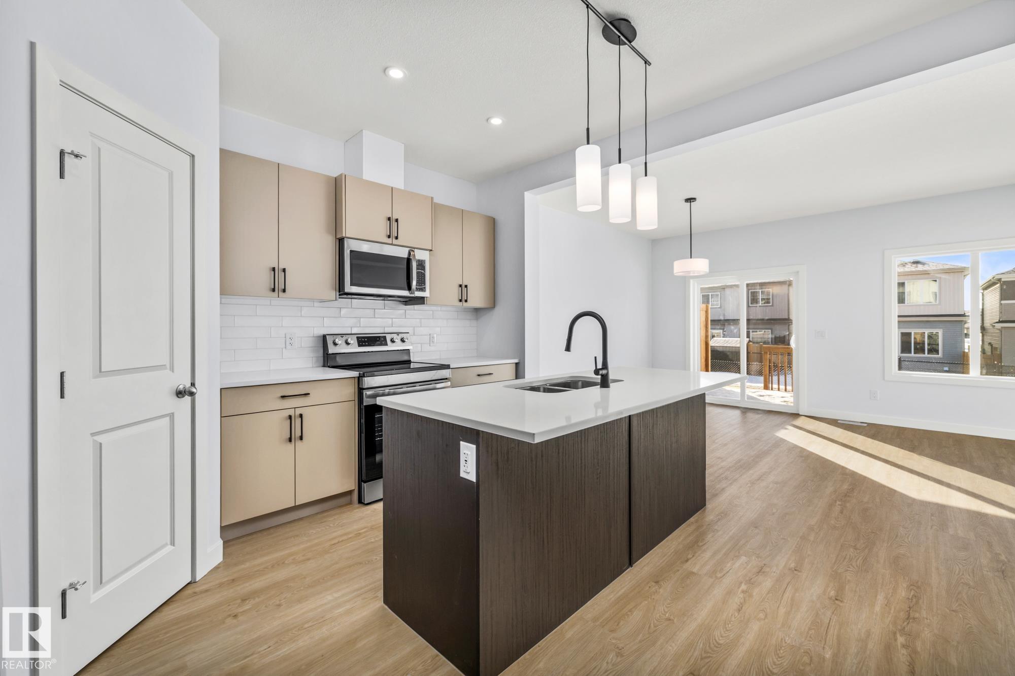 110 Honeysuckle green, Woodbend, Leduc