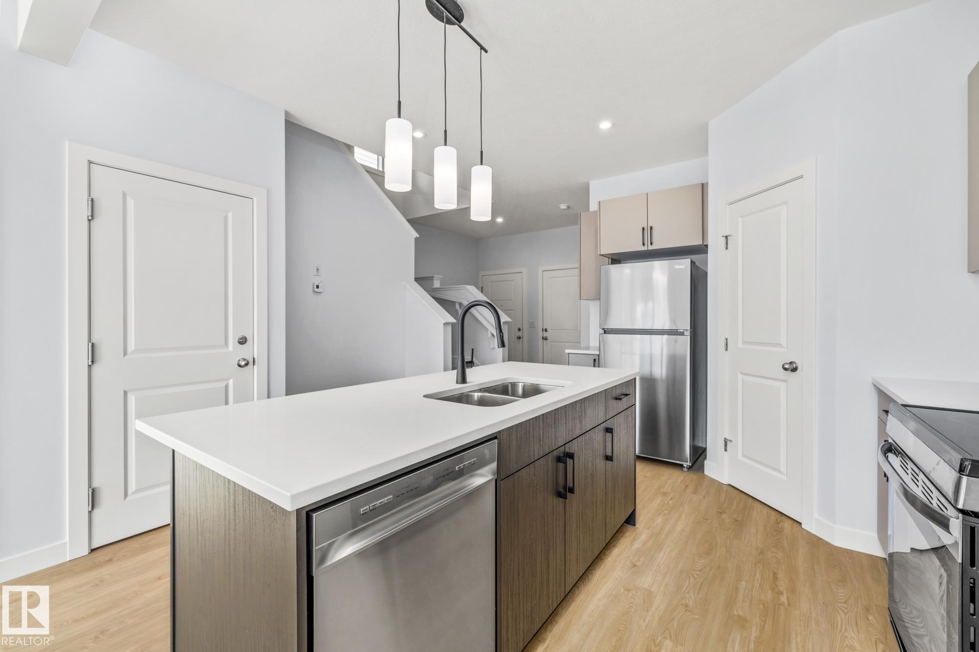 Photo 9 at 110 Honeysuckle green, Woodbend, Leduc