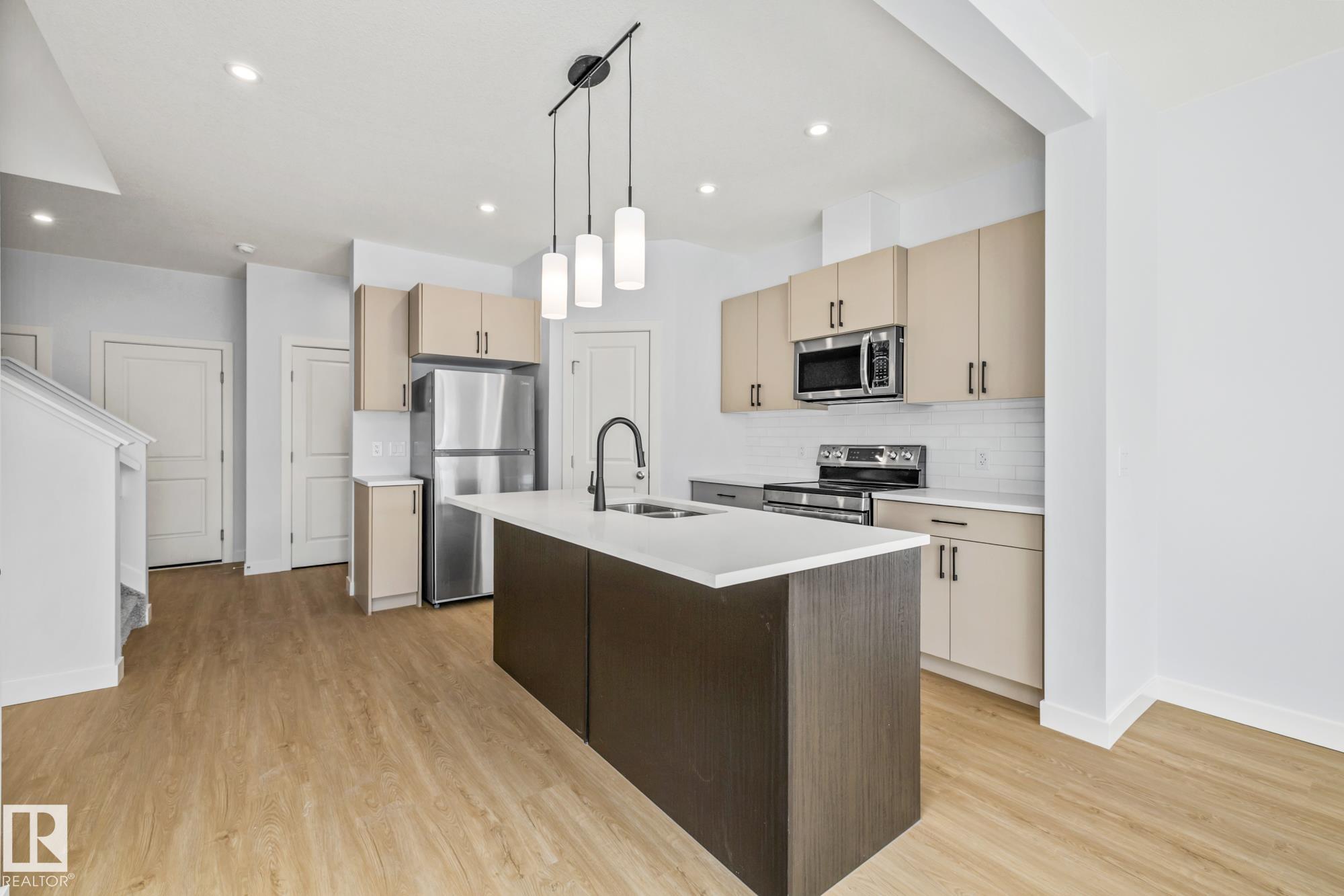 Photo 10 at 110 Honeysuckle green, Woodbend, Leduc