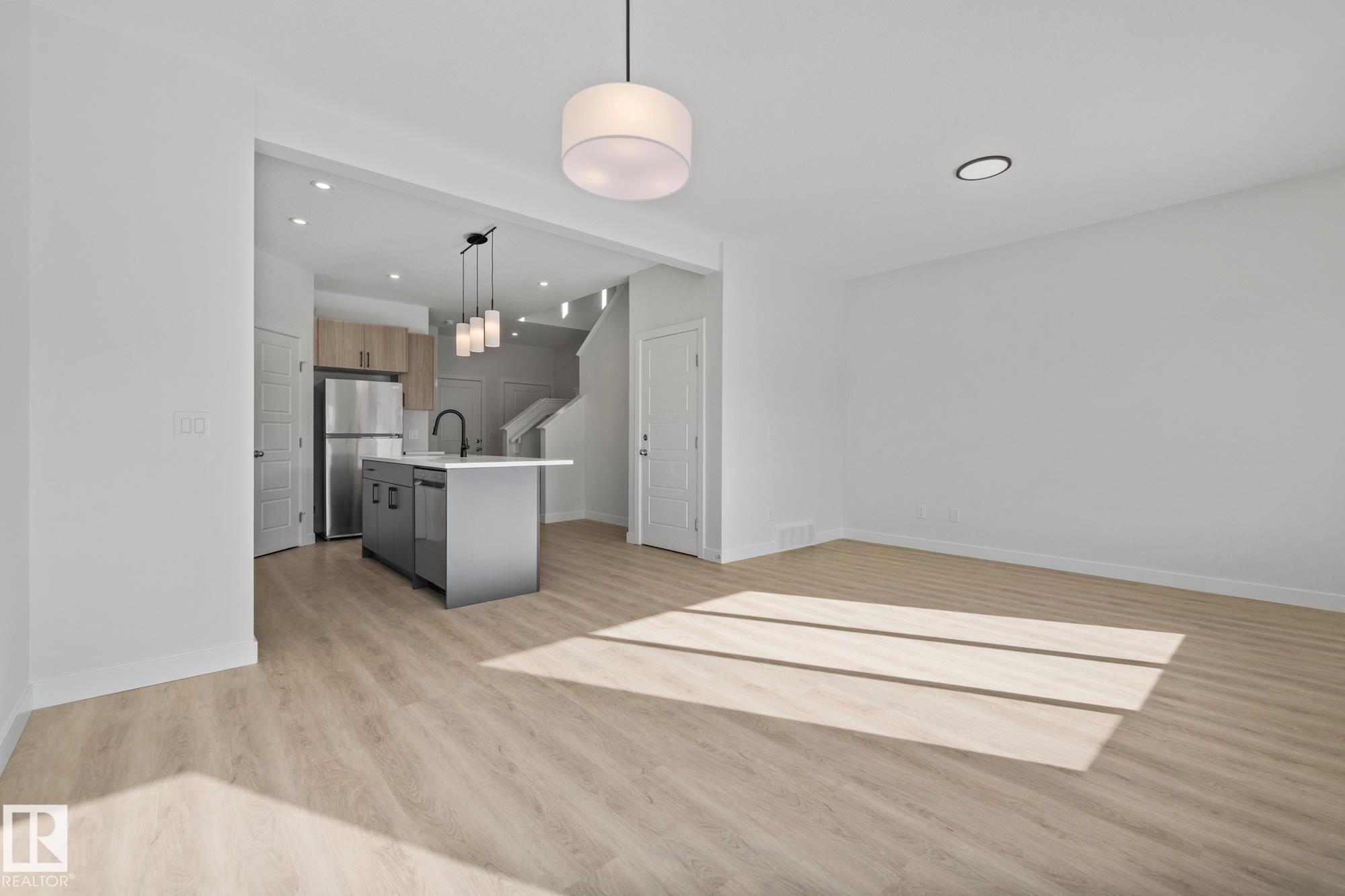 Photo 11 at 112 Honeysuckle green, Woodbend, Leduc