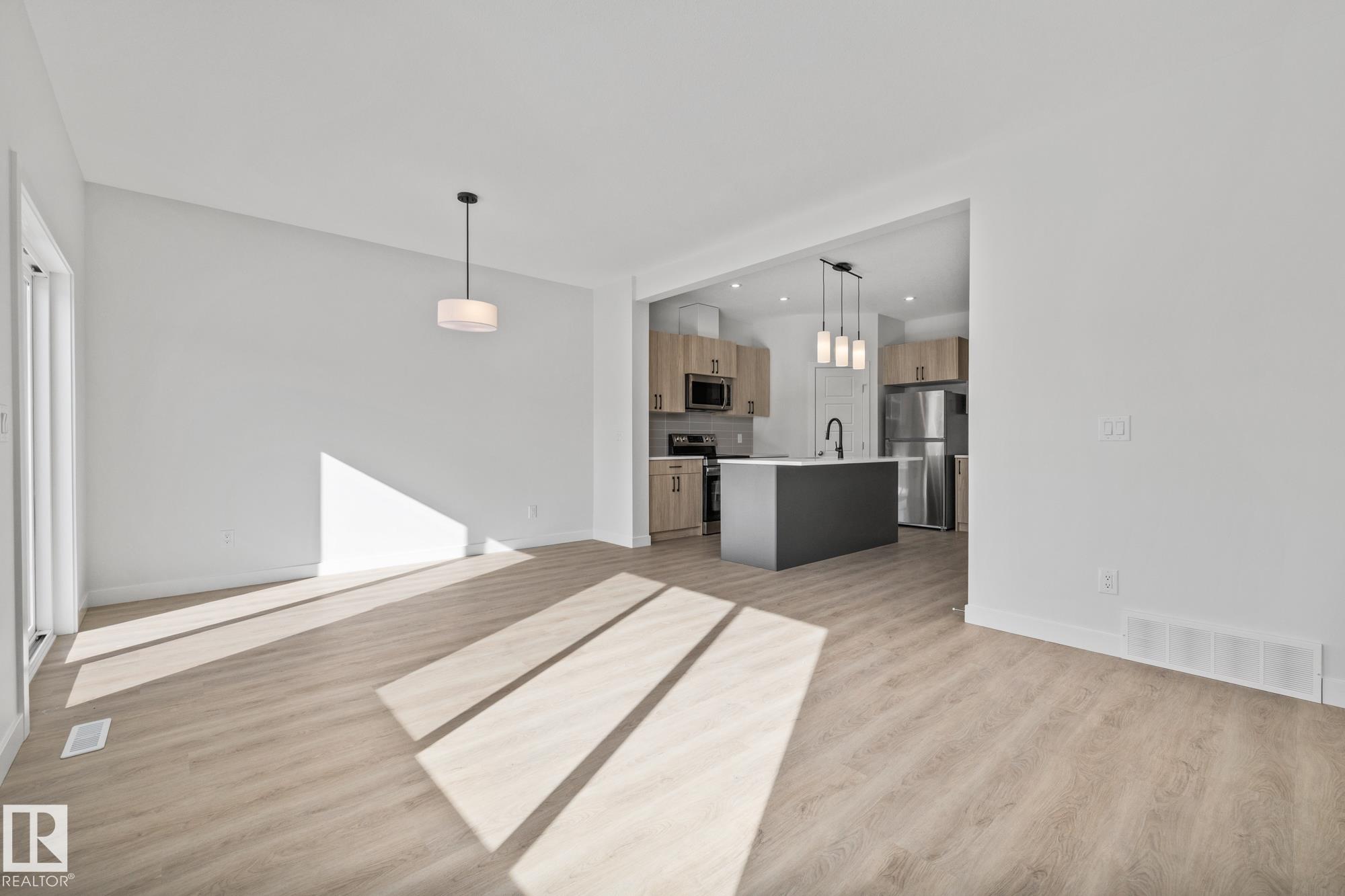 Photo 13 at 112 Honeysuckle green, Woodbend, Leduc