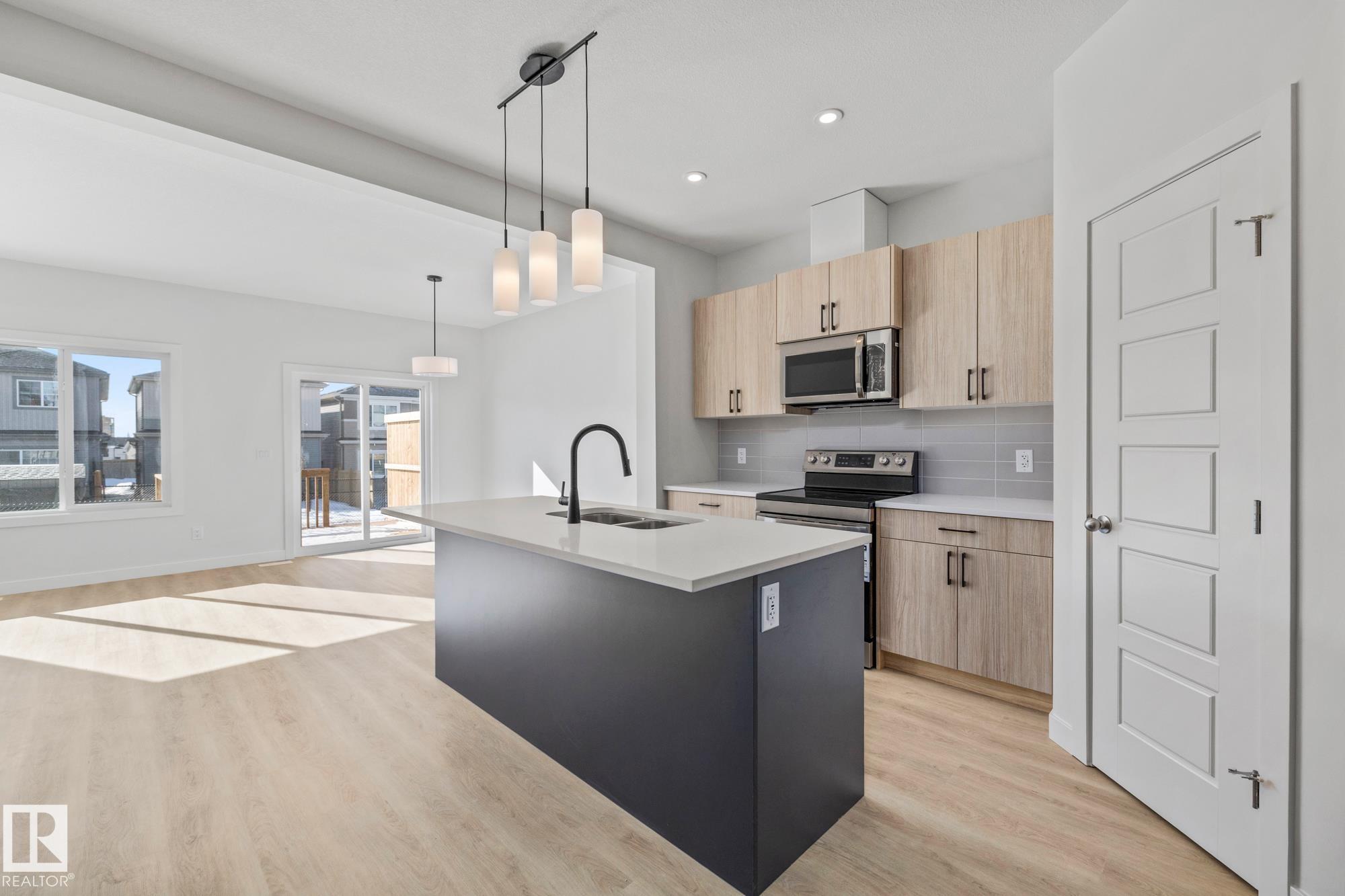 112 Honeysuckle green, Woodbend, Leduc