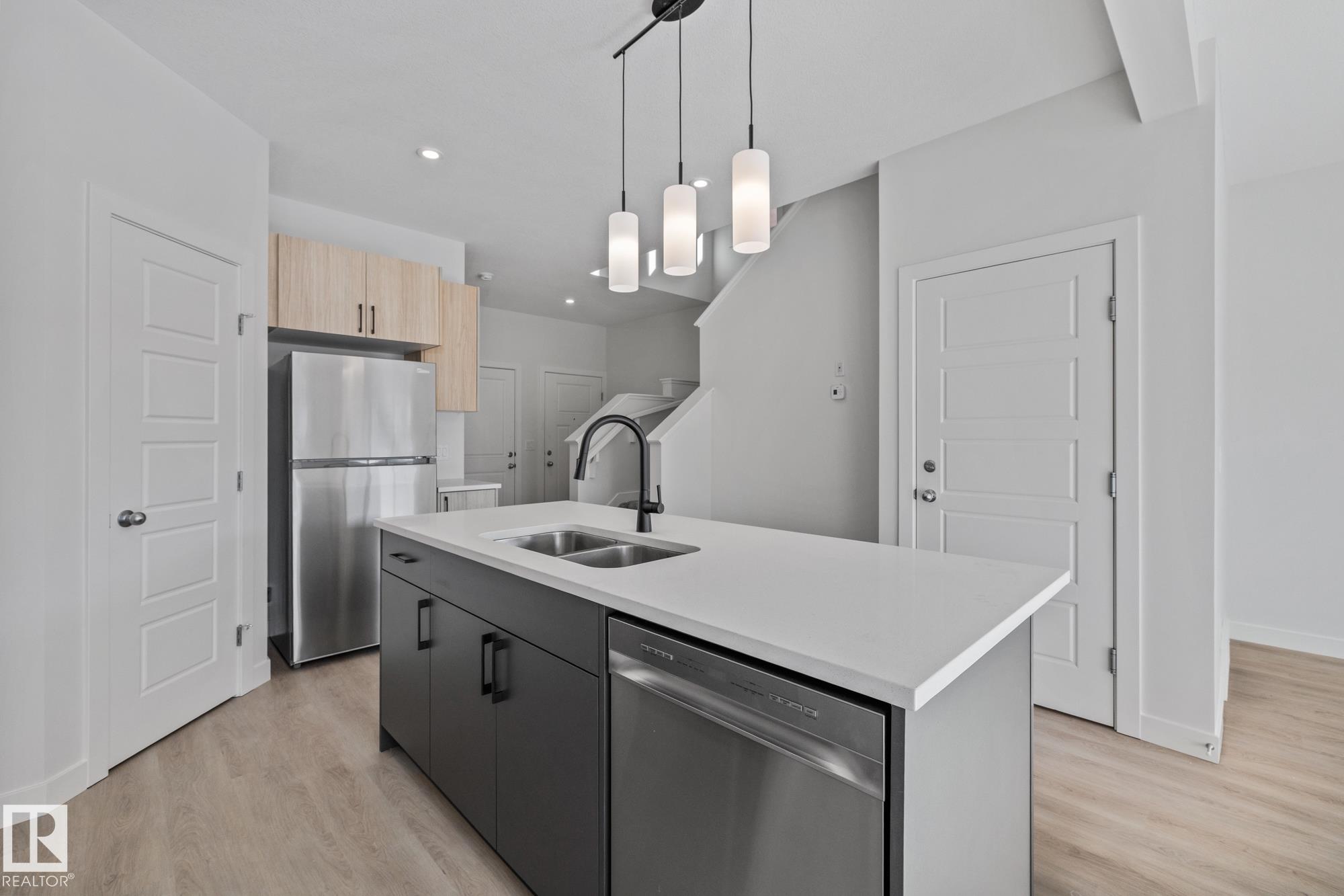 Photo 8 at 112 Honeysuckle green, Woodbend, Leduc