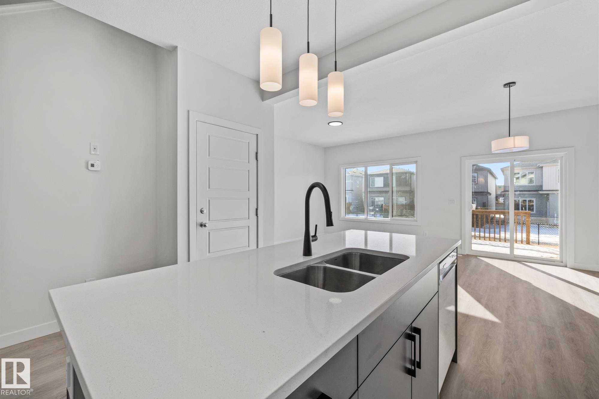 Photo 10 at 112 Honeysuckle green, Woodbend, Leduc