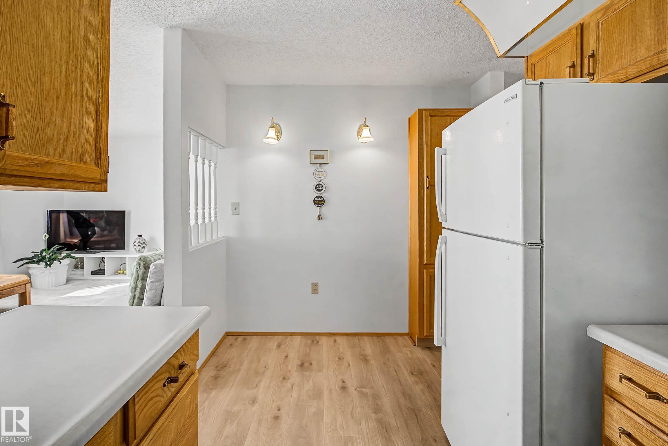 Photo 14 at 41 - 903 109 Street NW, Bearspaw, Edmonton