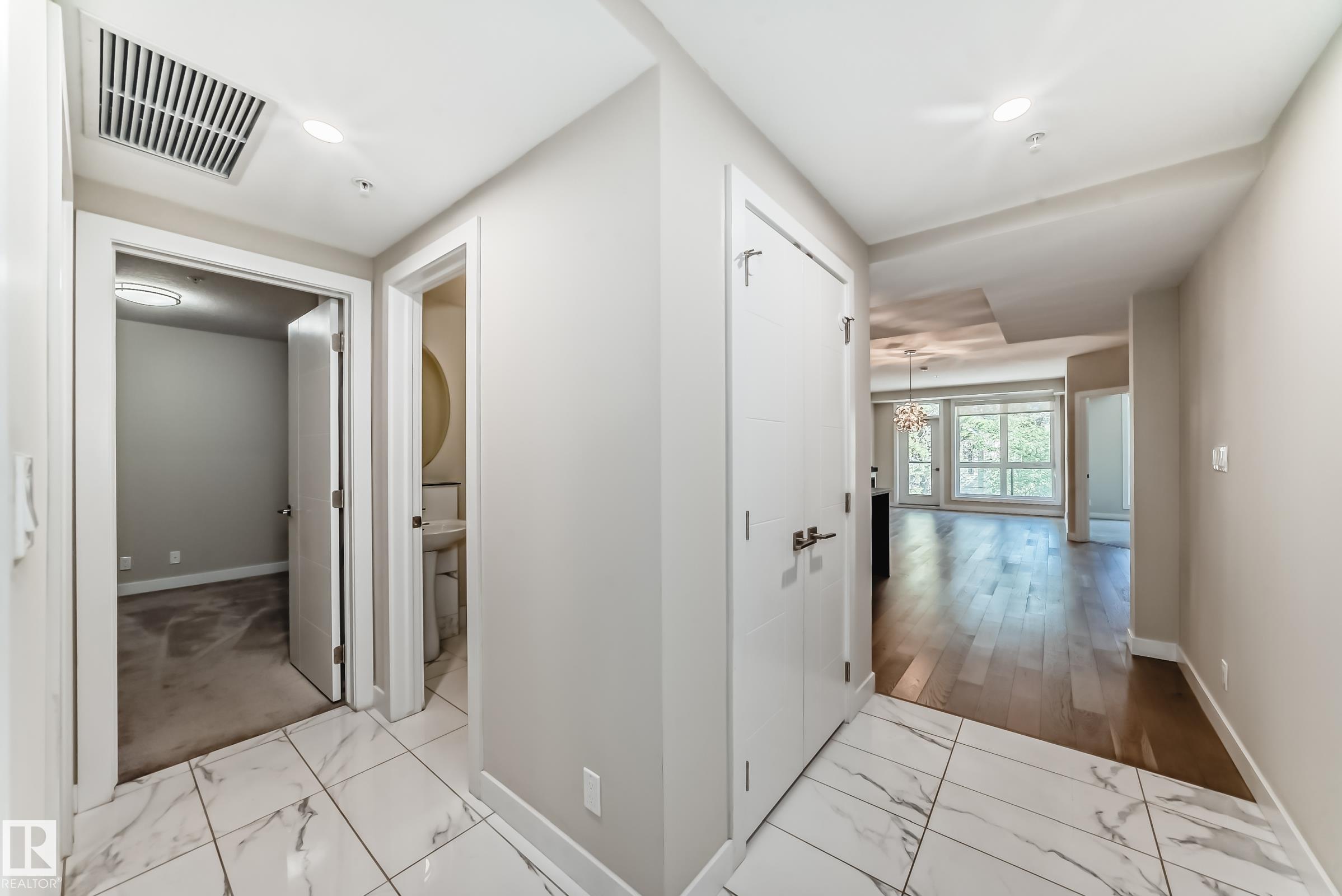 205 - 11710 87 Avenue NW, Windsor Park, Edmonton