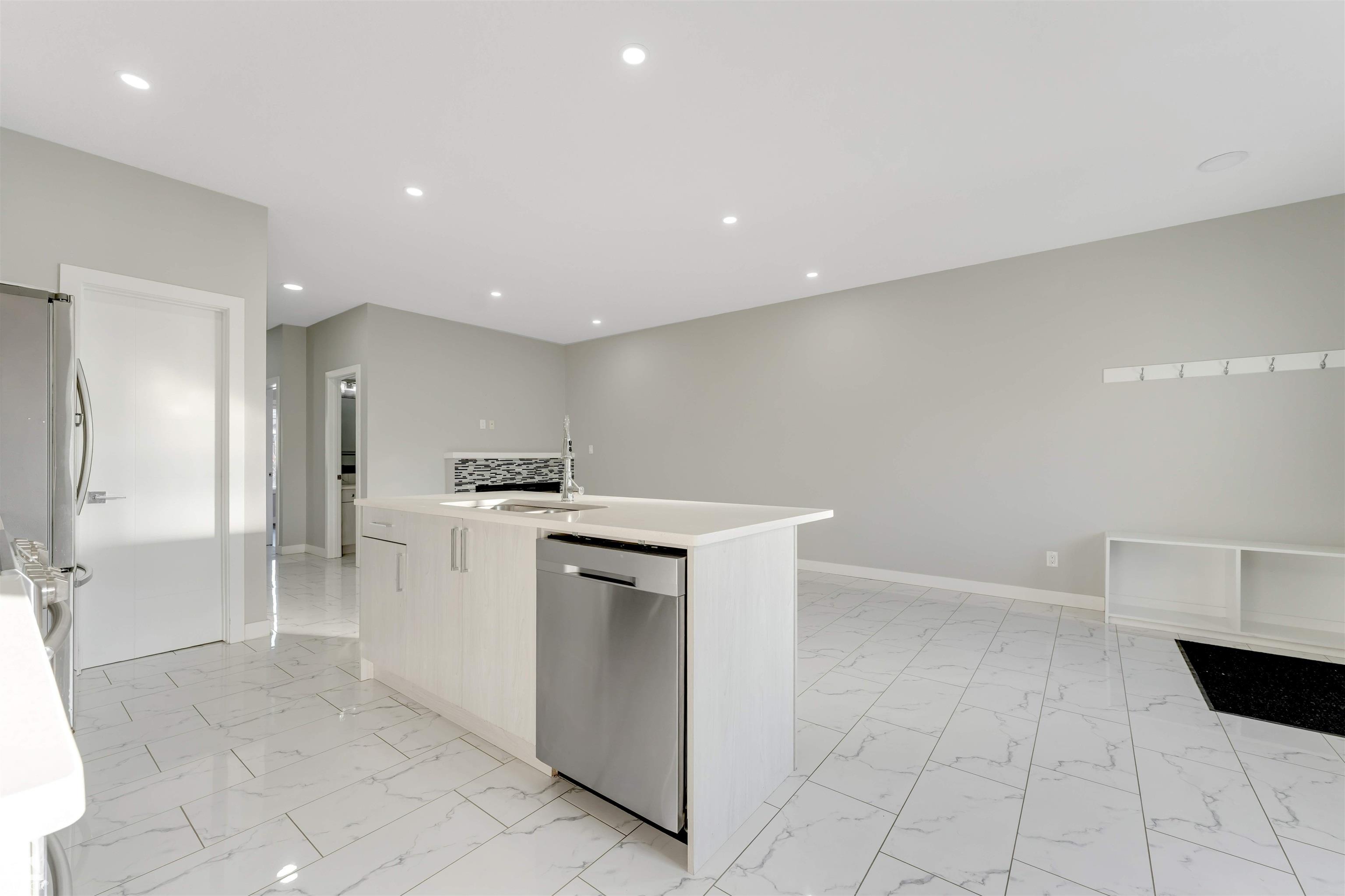 Photo 15 at 4604 35 Street, Forest Heights, Beaumont