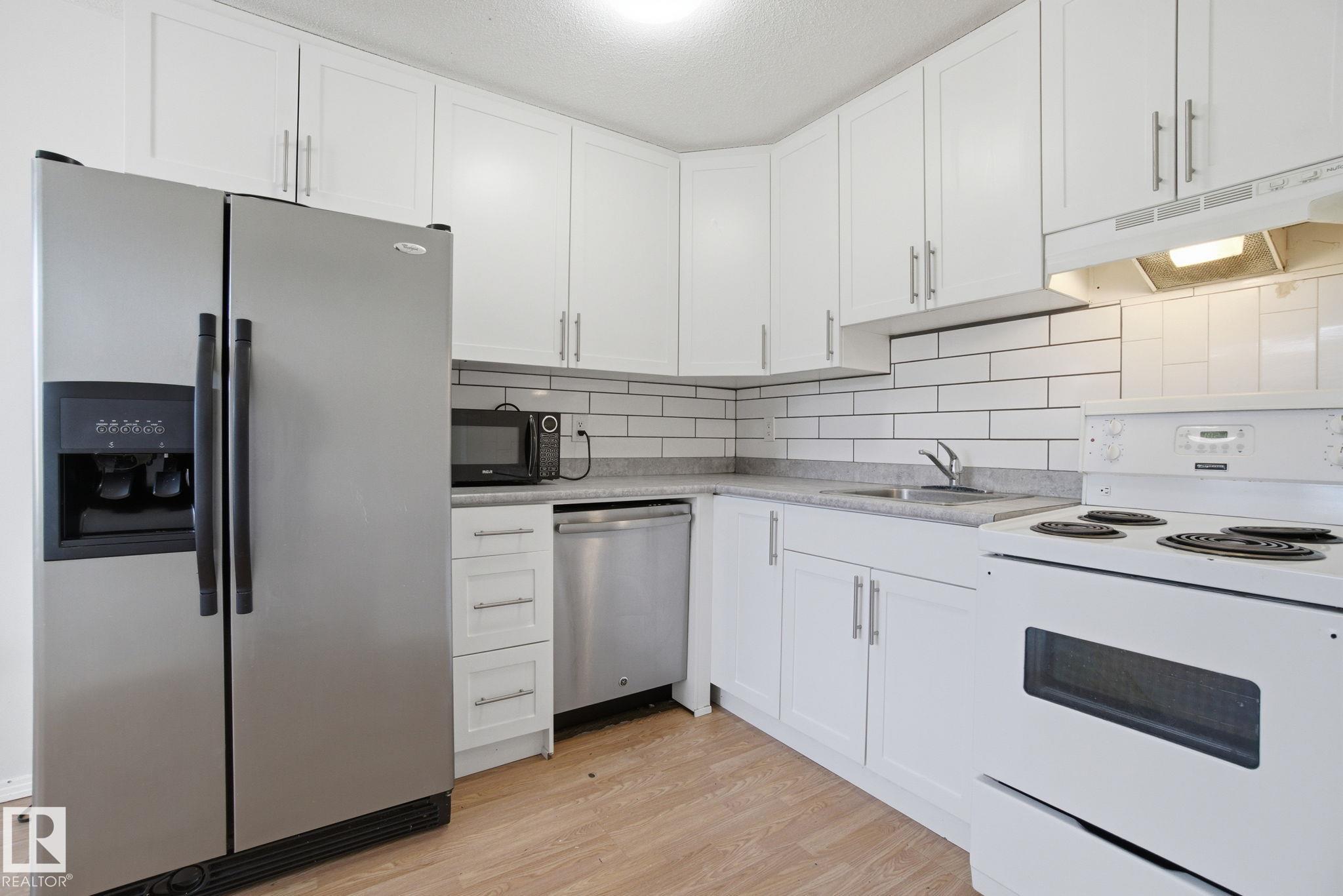 Picture for 3321 107 AV NW