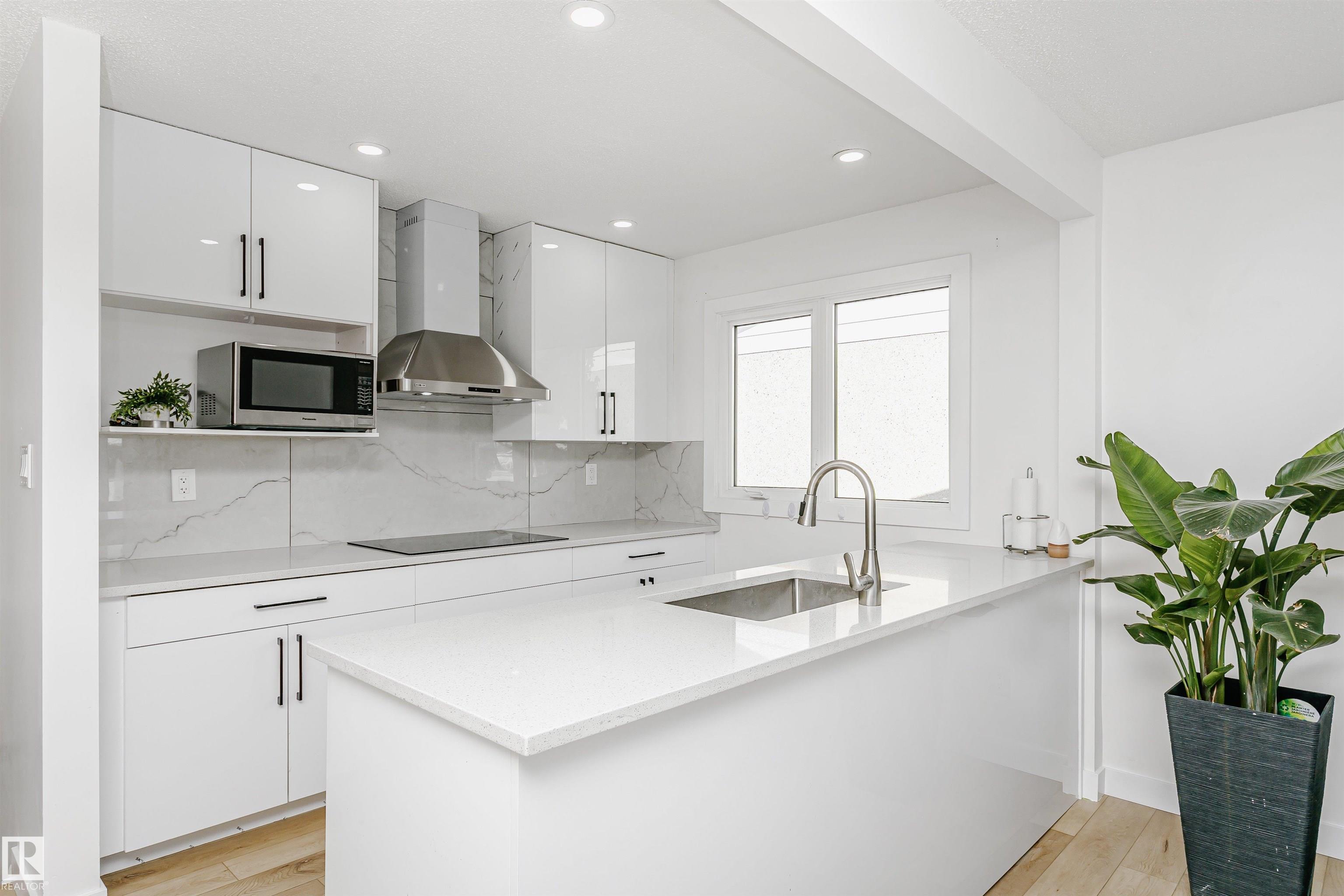 Photo 14 at 13520 113a Street NW, Kensington, Edmonton