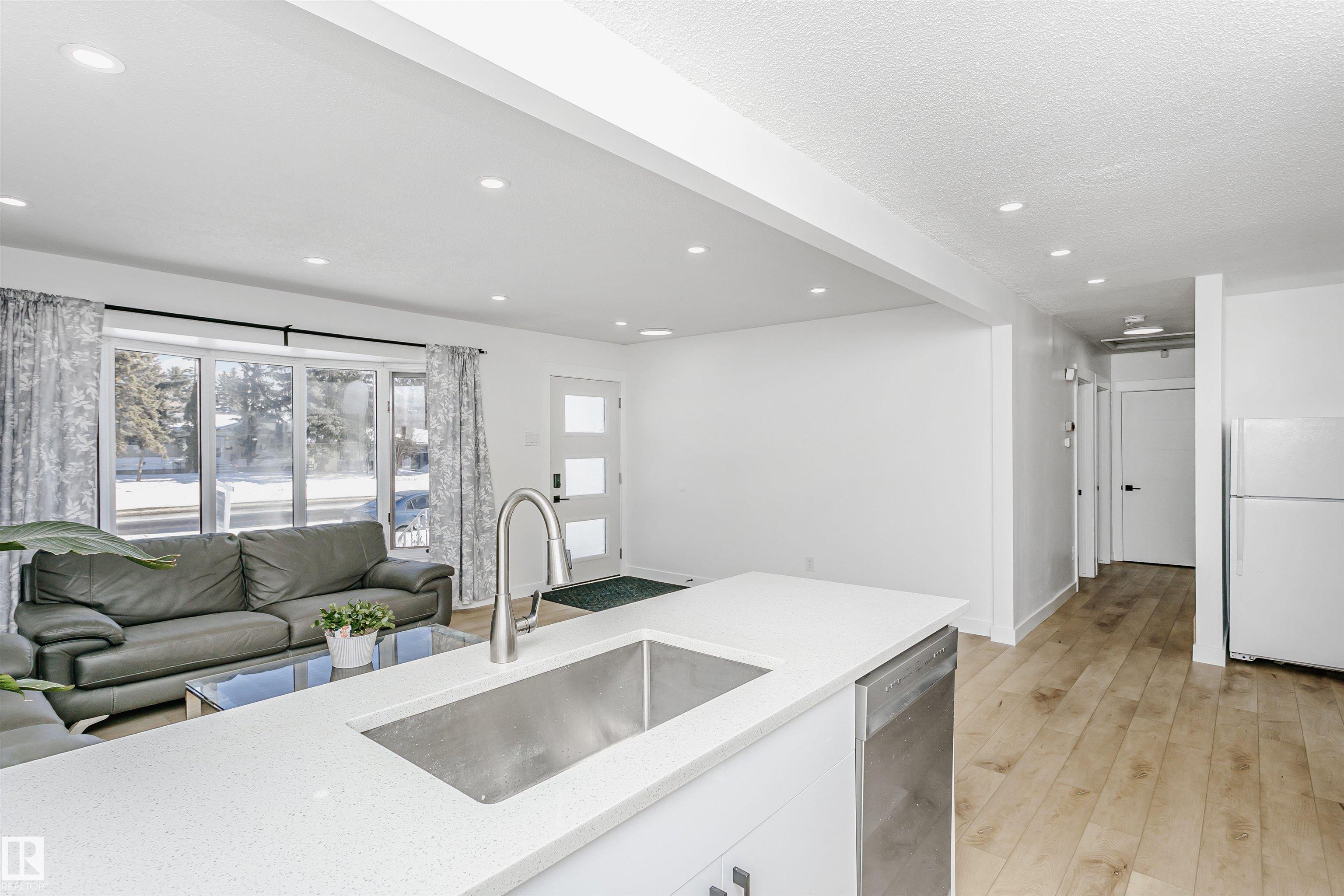 Photo 16 at 13520 113a Street NW, Kensington, Edmonton