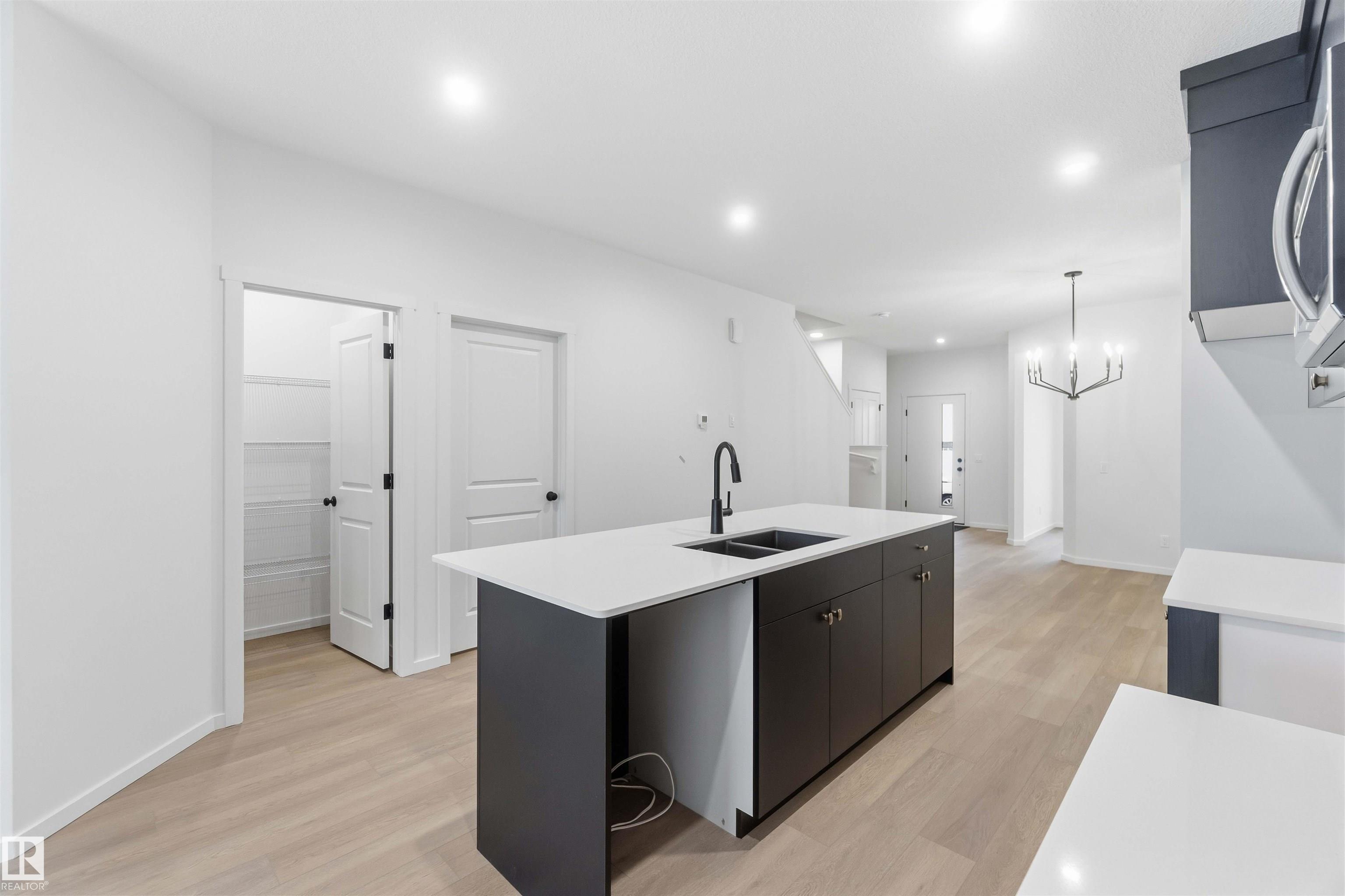 Picture for 8652 EDGEMONT LINK LI NW