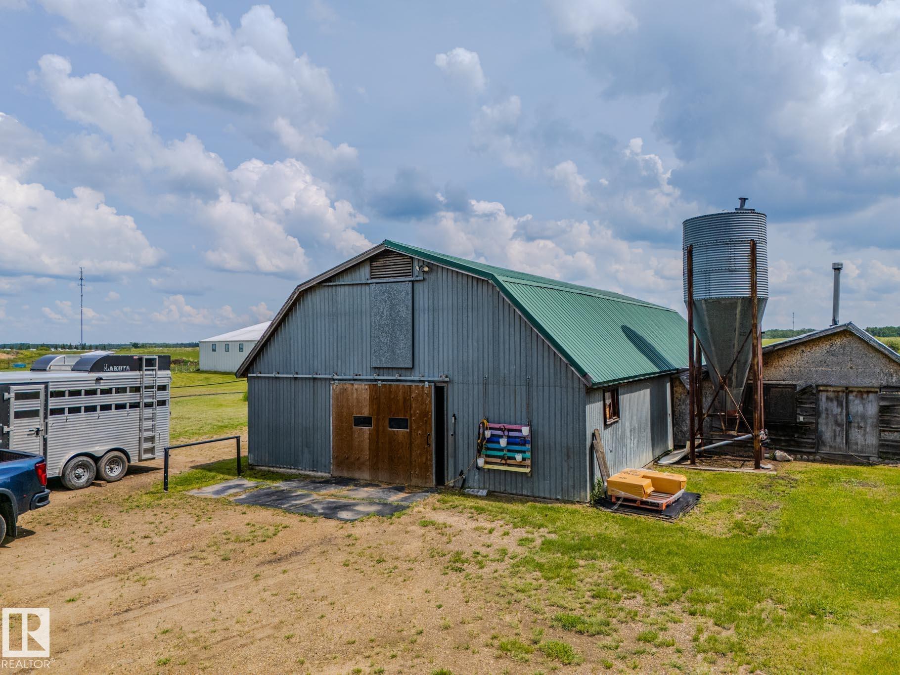 Photo 14 at 53153 Rge Road 213, None, Rural Strathcona County