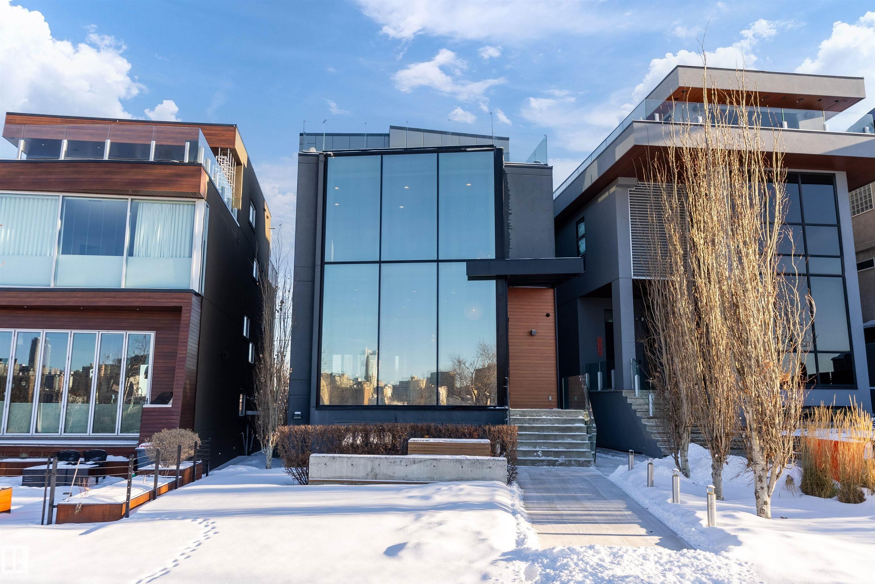 9509 99b Street NW, Strathcona, Edmonton