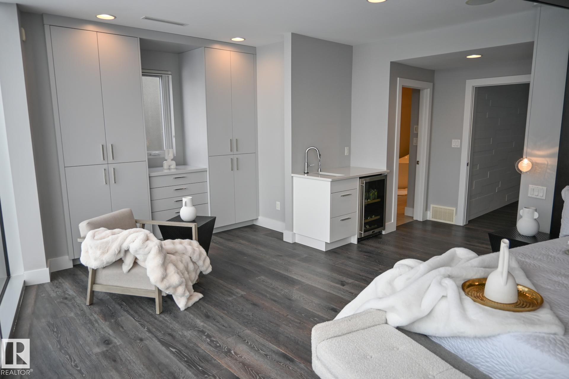 Photo 24 at 9509 99b Street NW, Strathcona, Edmonton