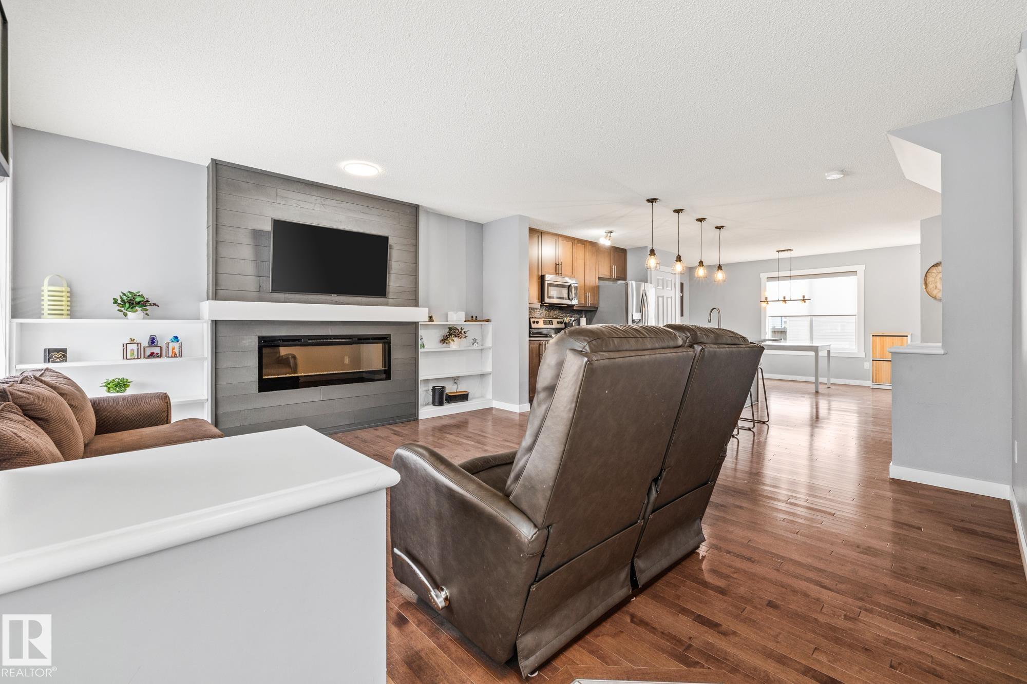 6921 21a Avenue SW, Summerside, Edmonton