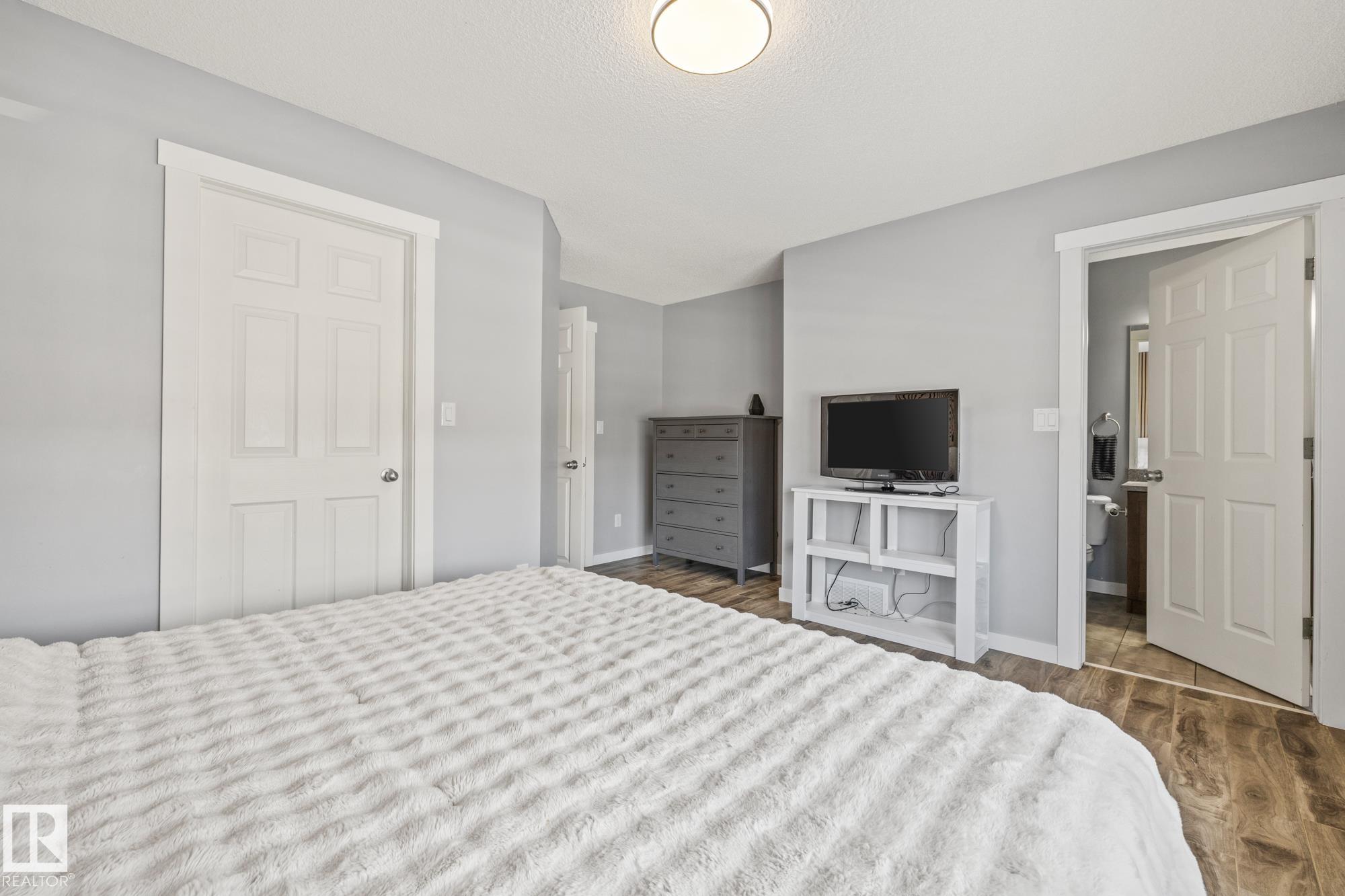 Photo 25 at 6921 21a Avenue SW, Summerside, Edmonton