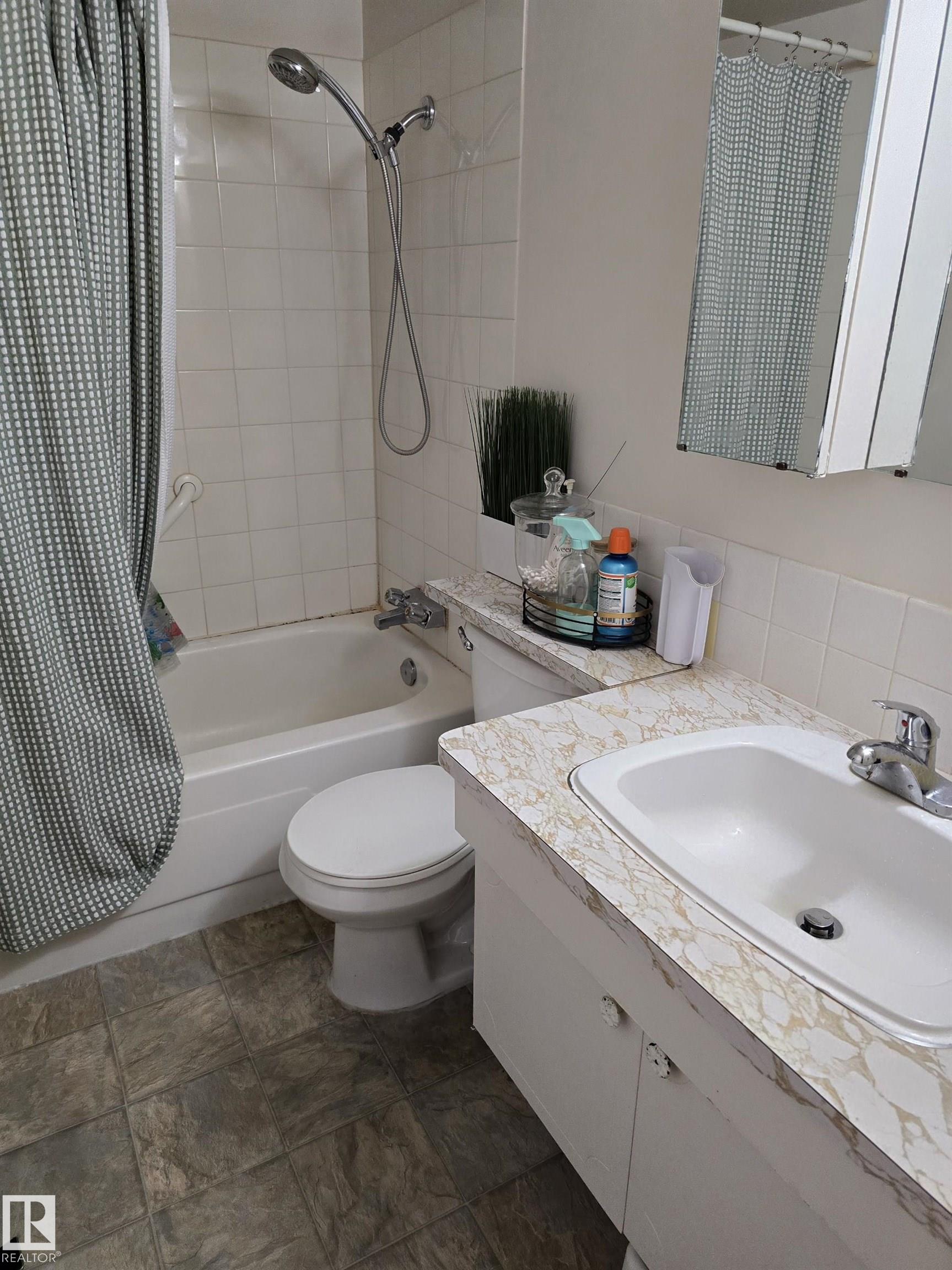 907 - 10160 116 Street NW, Wîhkwêntôwin, Edmonton