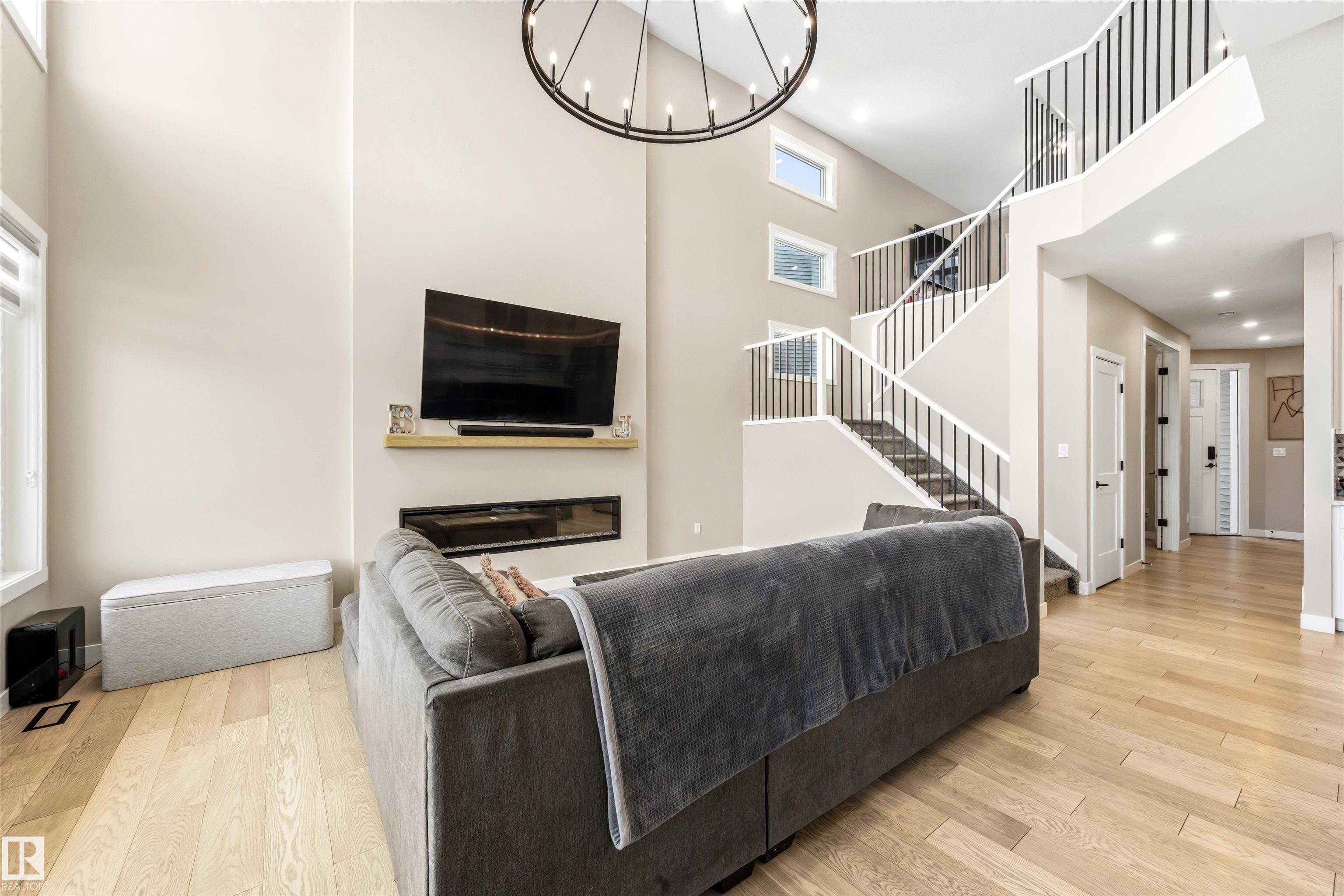 Photo 12 at 3 Elwyck Gate, Fenwyck, Spruce Grove