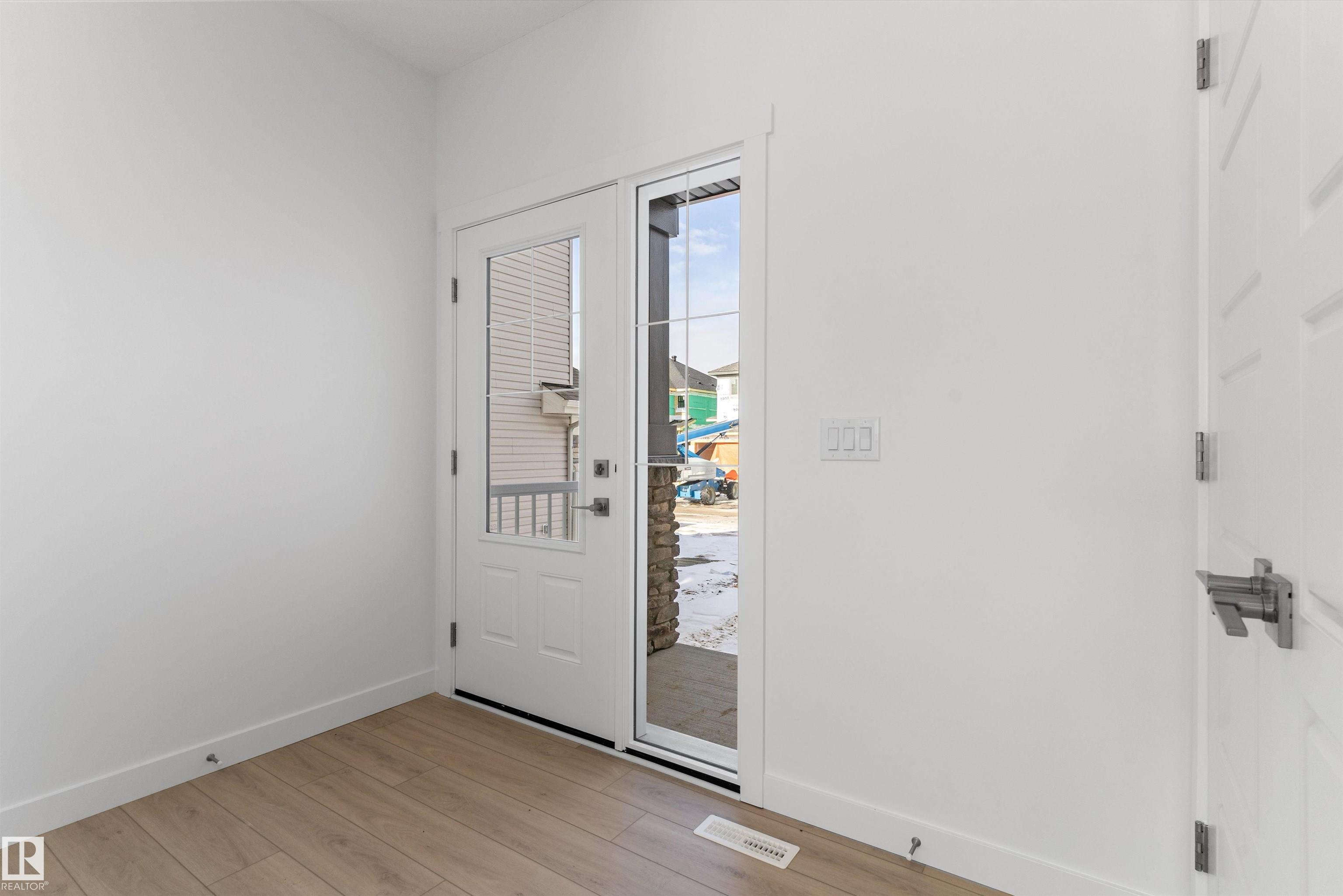 Picture for 939 18 AV NW