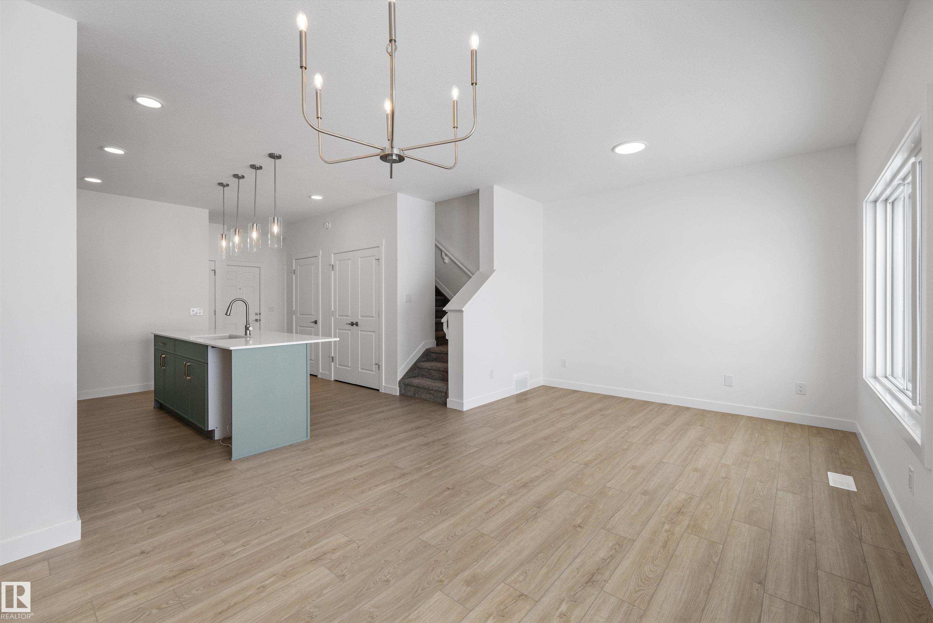 https://zimg.paragon.ice.com/ParagonImages/Property/PM/RAE/225389365/10/0/0/b9b6ec4bf52fb1b400a45d5c961df6b3/1/c5dd2e9edecd4a2dfe65a13d7b478311/225389365-2ff21895-1aec-4f01-87fb-59f827a2a3d5.JPG