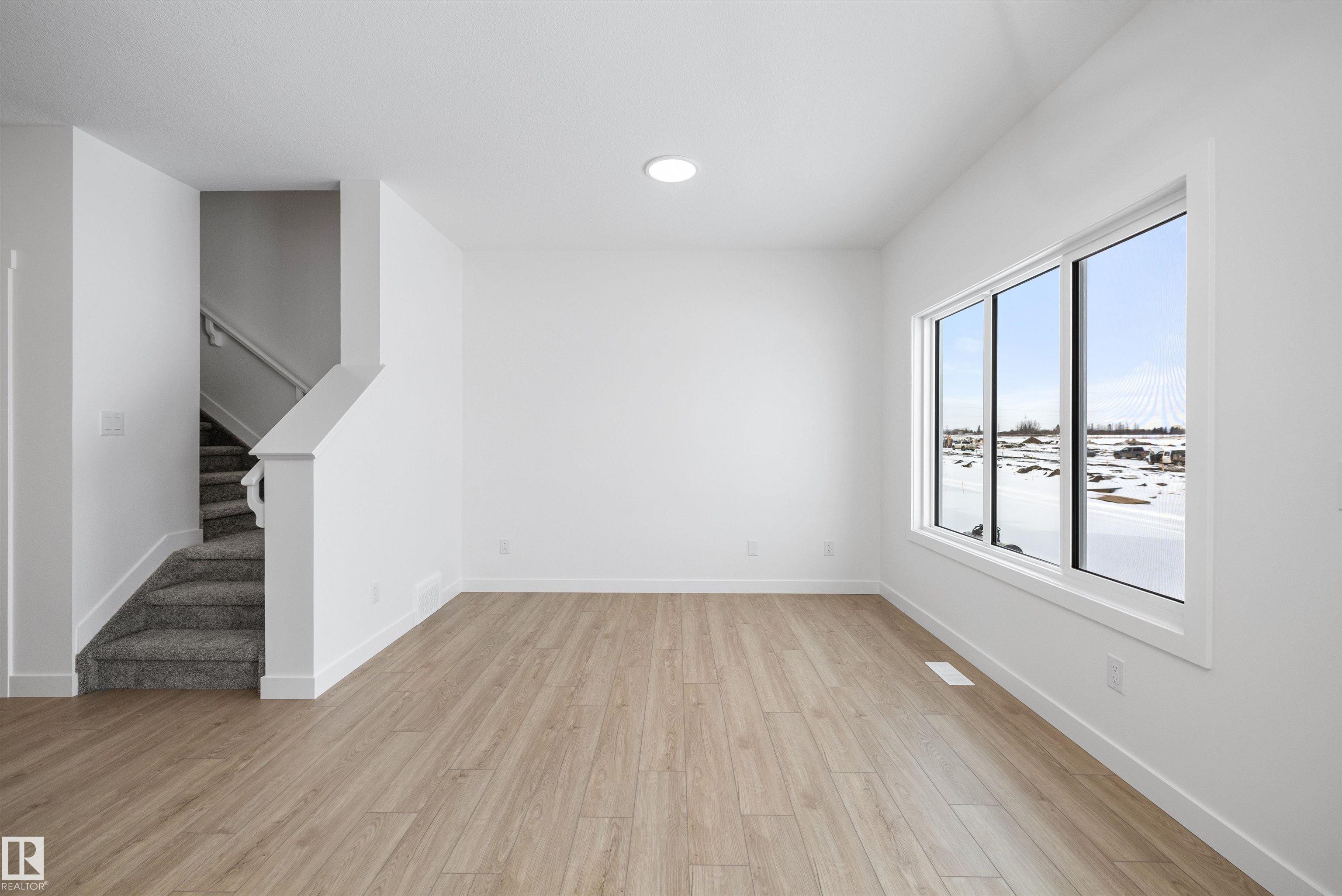https://zimg.paragon.ice.com/ParagonImages/Property/PM/RAE/225389365/13/0/0/8d825a1a70d218ede0969141b1183114/1/c5dd2e9edecd4a2dfe65a13d7b478311/225389365-ca73c6a0-59e2-4f42-971b-a15f7a109682.JPG
