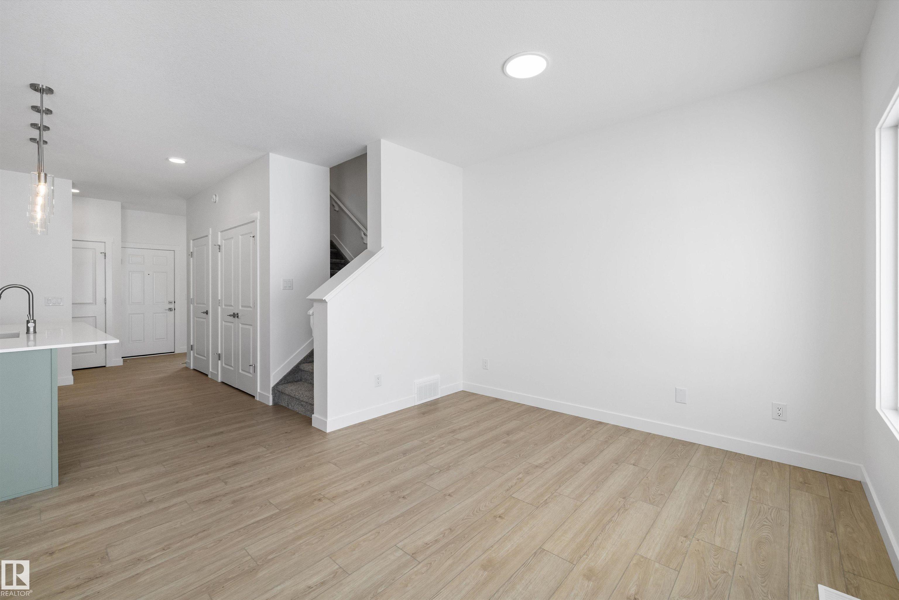 https://zimg.paragon.ice.com/ParagonImages/Property/PM/RAE/225389365/14/0/0/9f699dd6d2738f804f4d8951bf010d5a/1/c5dd2e9edecd4a2dfe65a13d7b478311/225389365-8c2e7d8b-e368-42ae-86e4-f3cf41ad46be.JPG