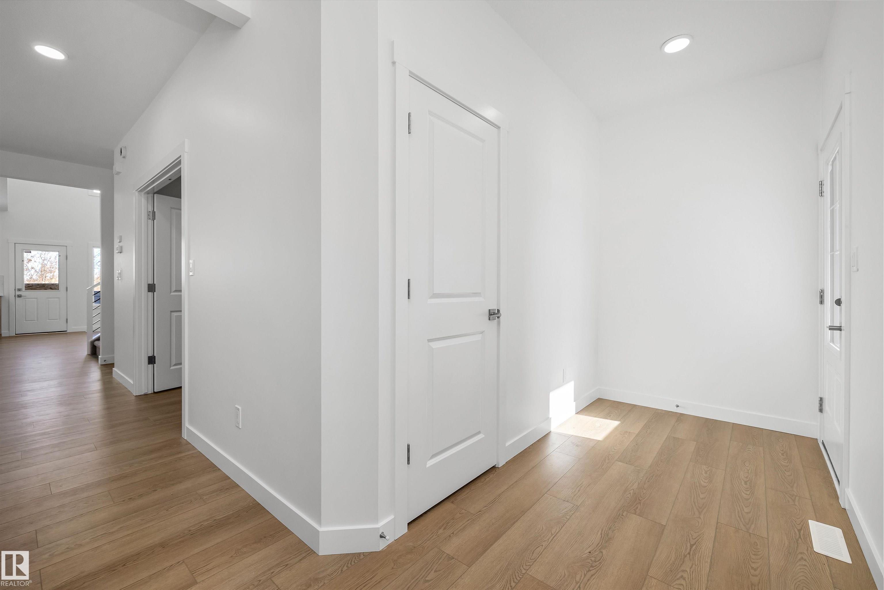 8708 183 Avenue NW, Klarvatten, Edmonton