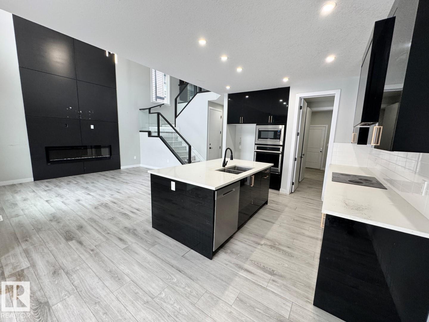 Photo 8 at 17124 68 Street NW, Schonsee, Edmonton