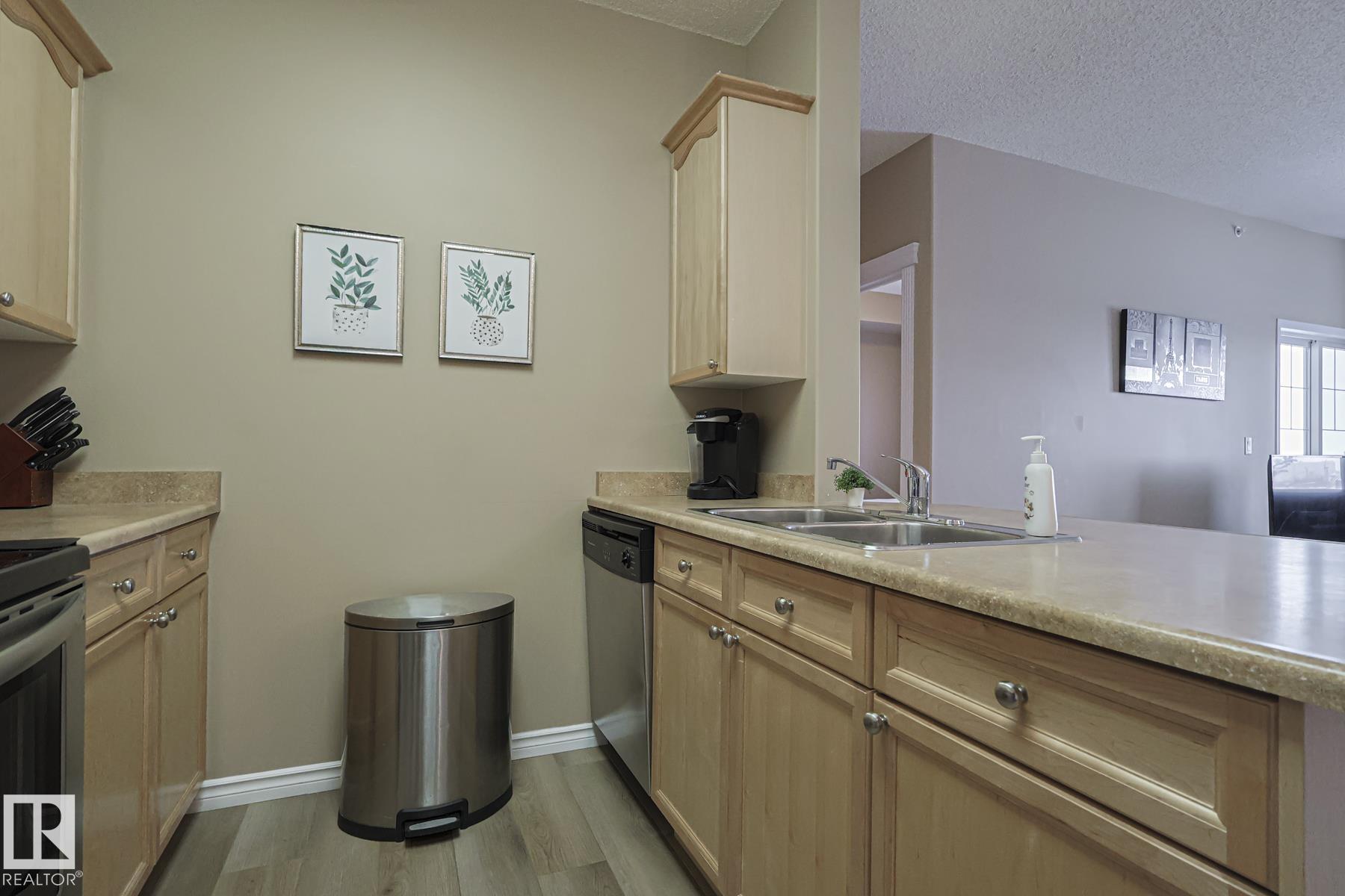 Photo 11 at 431 - 16807 100 Avenue NW, Glenwood, Edmonton