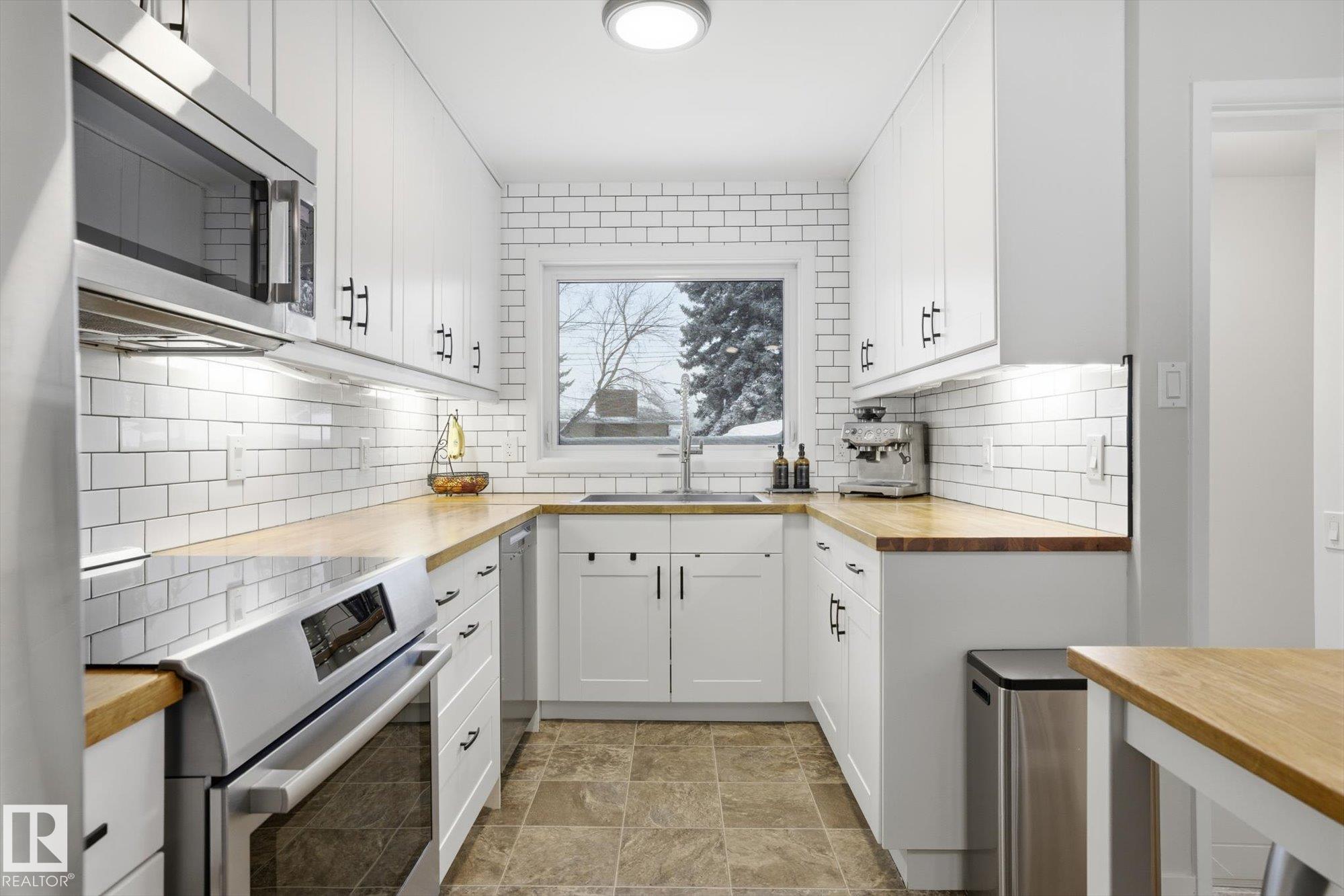 Photo 11 at 10320 74 Street NW, Terrace Heights, Edmonton