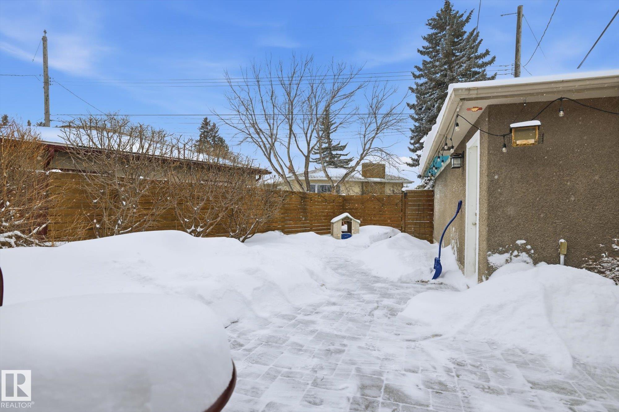 Photo 35 at 10320 74 Street NW, Terrace Heights, Edmonton