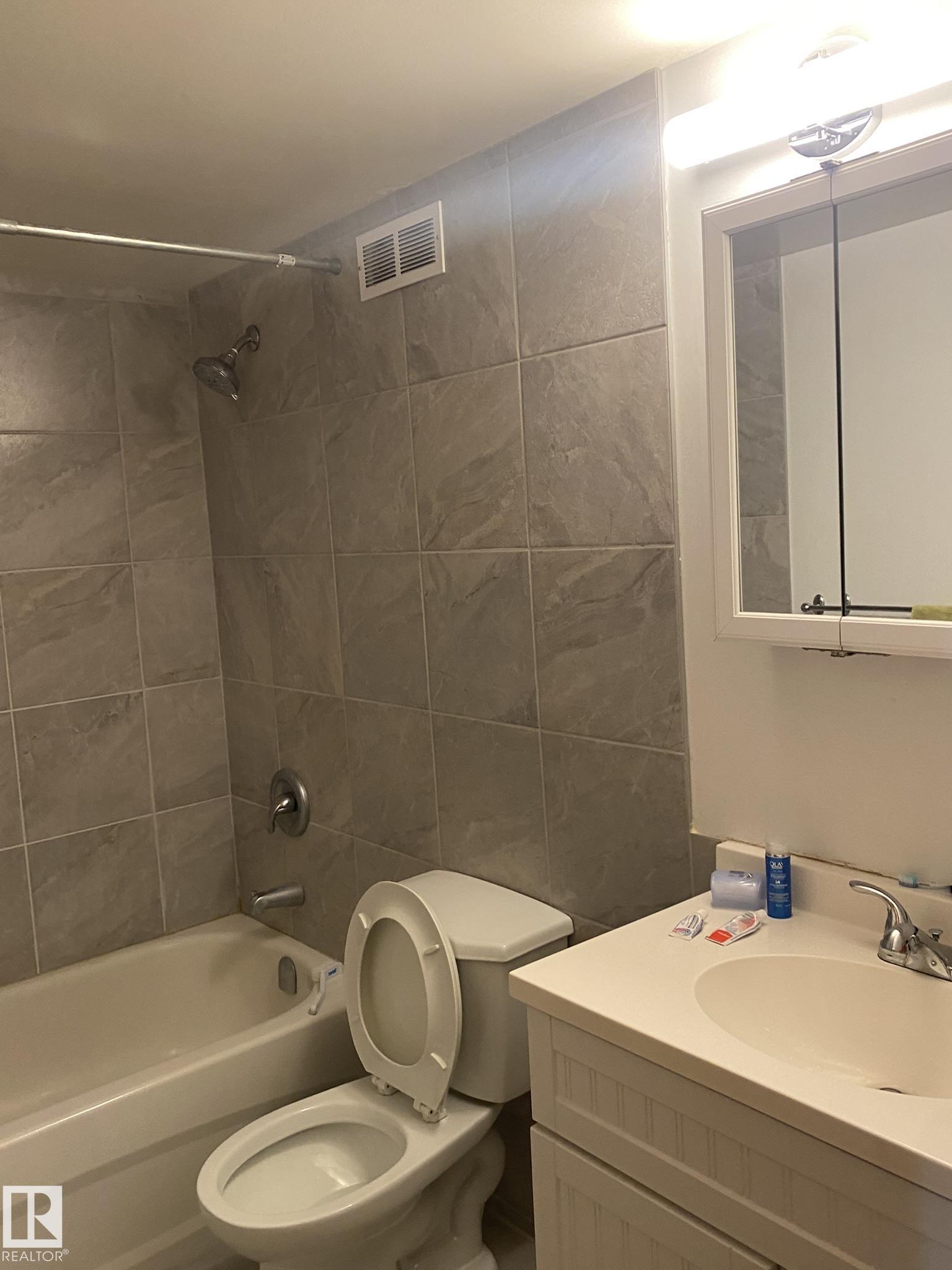 Photo 11 at 205 - 10345 123 Street NW, Wîhkwêntôwin, Edmonton