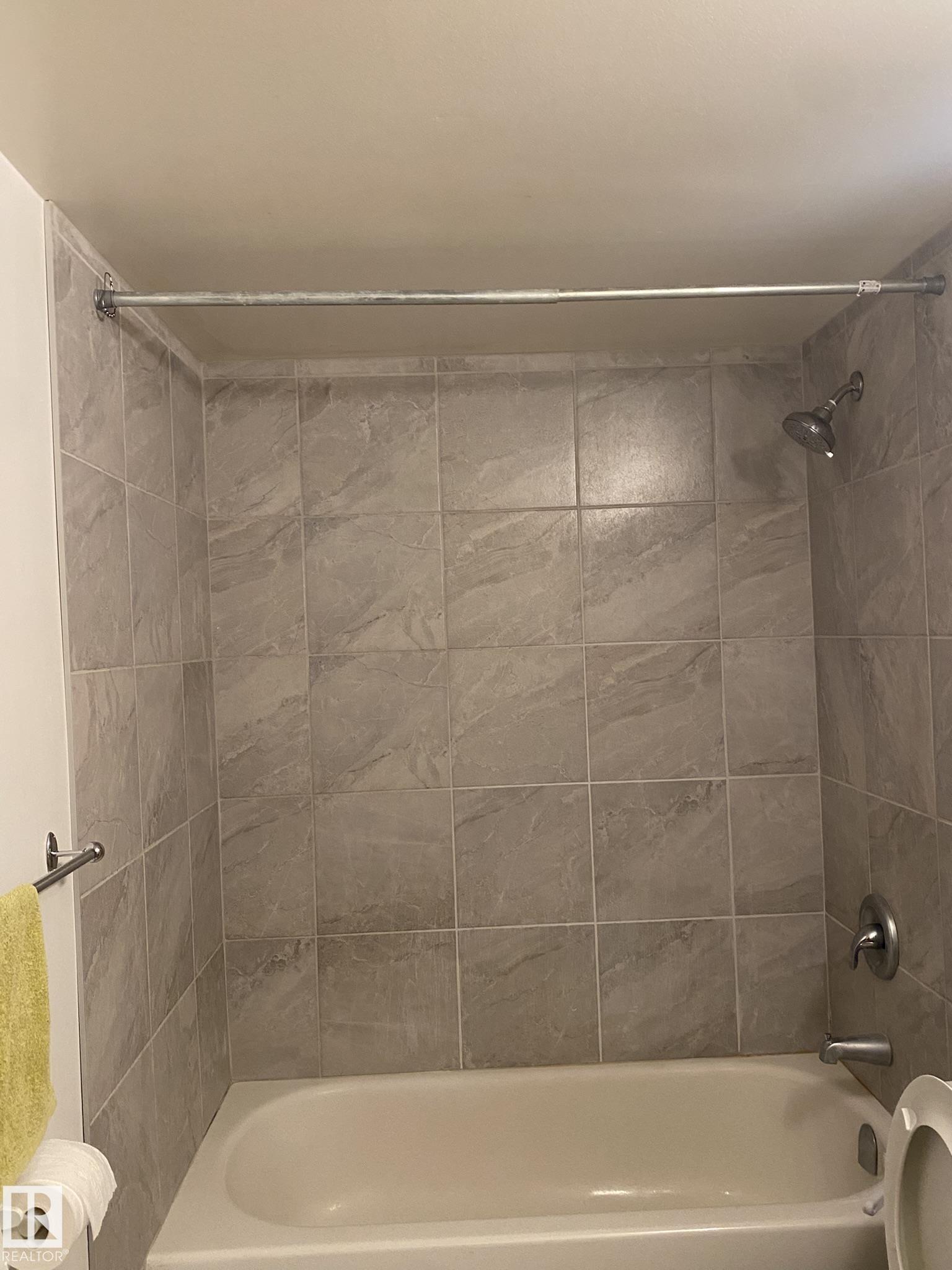 Photo 10 at 205 - 10345 123 Street NW, Wîhkwêntôwin, Edmonton