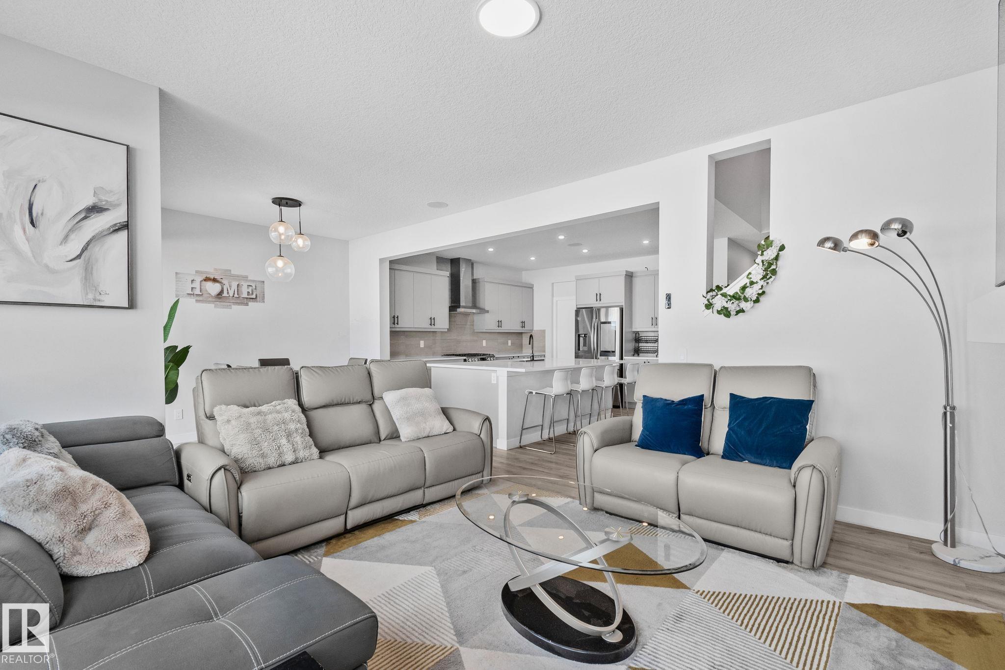 Picture for 15816 29 AV SW