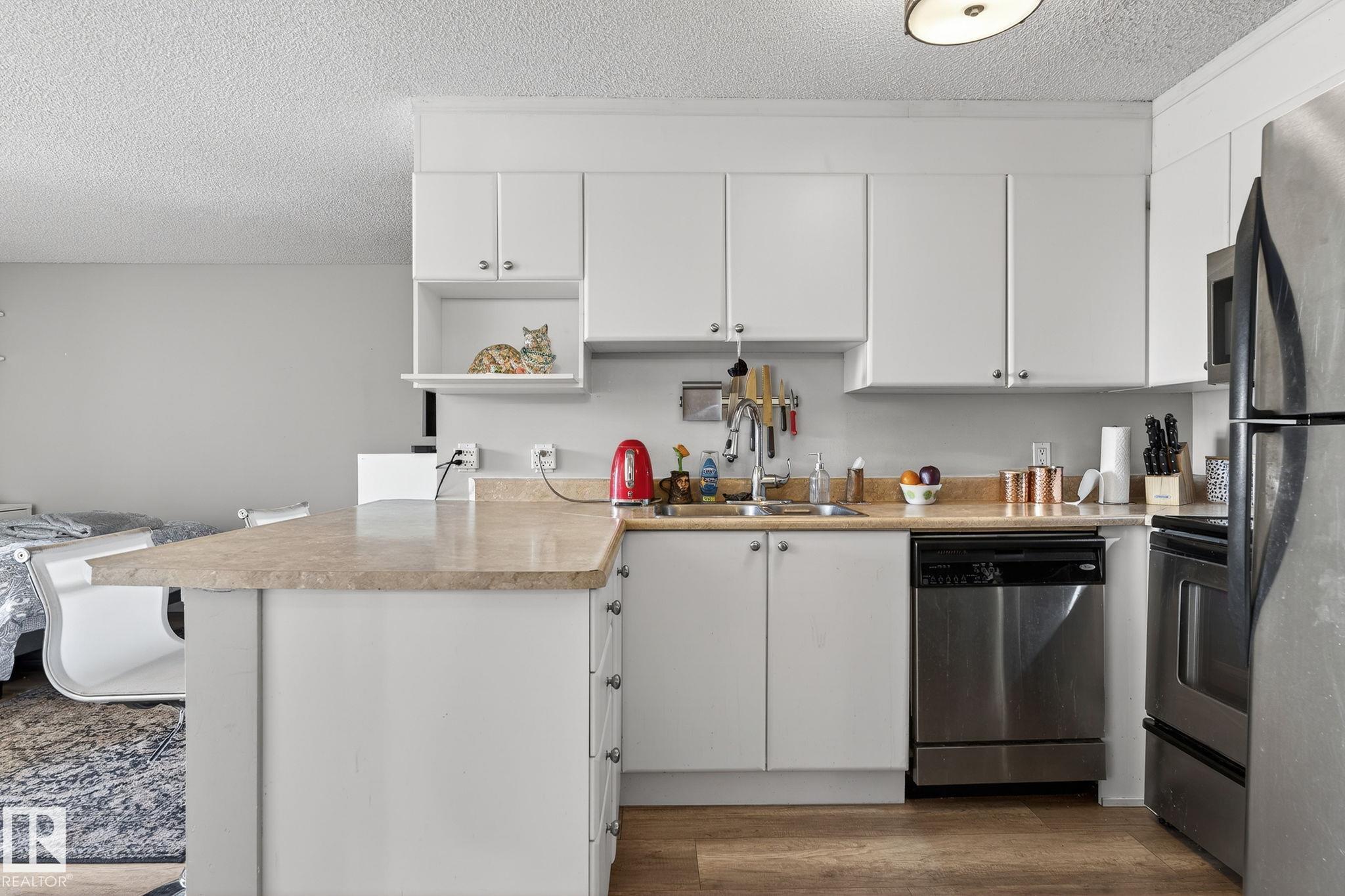 1203 - 9715 110 Street NW, Wîhkwêntôwin, Edmonton