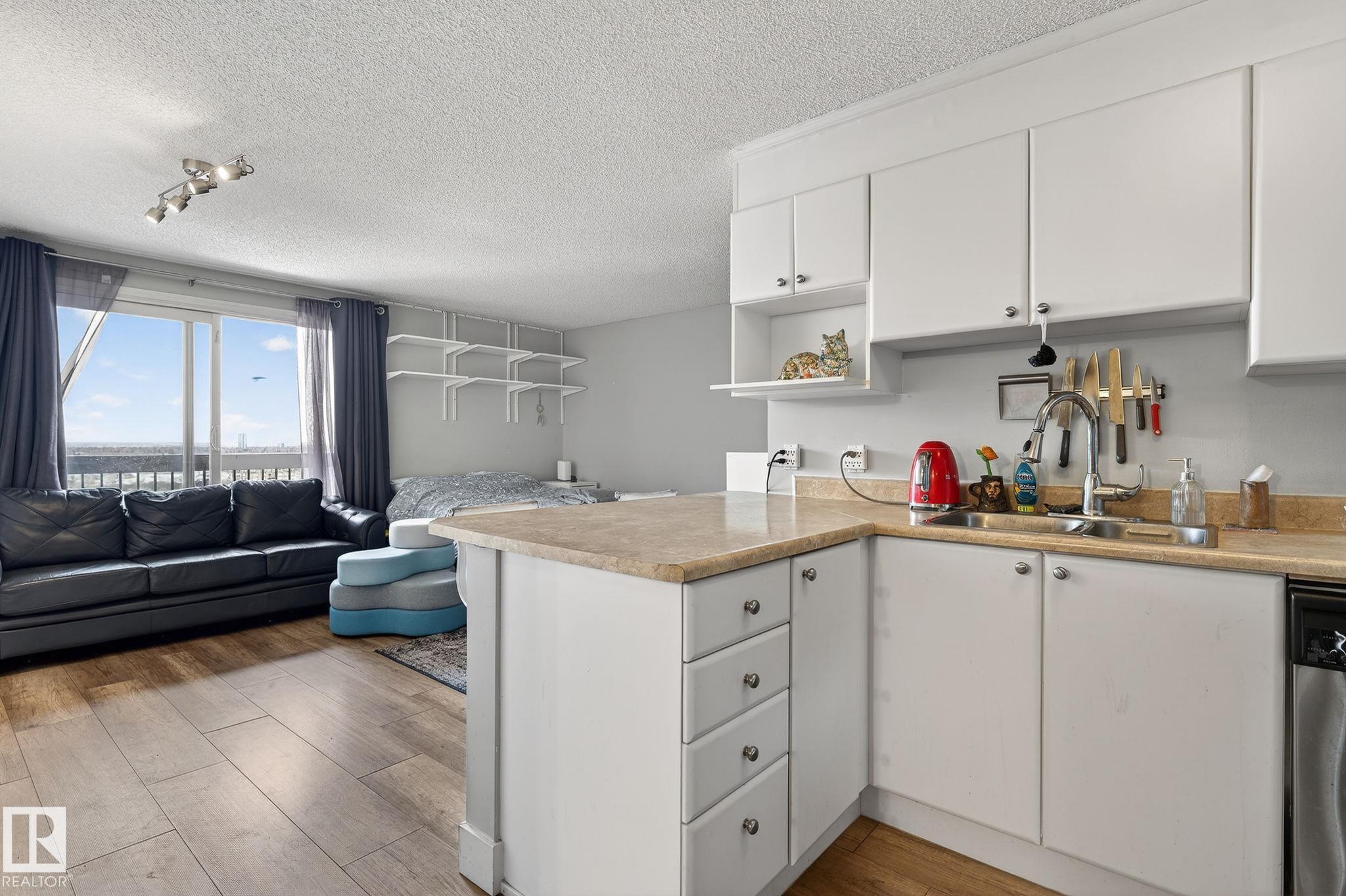 1203 - 9715 110 Street NW, Wîhkwêntôwin, Edmonton